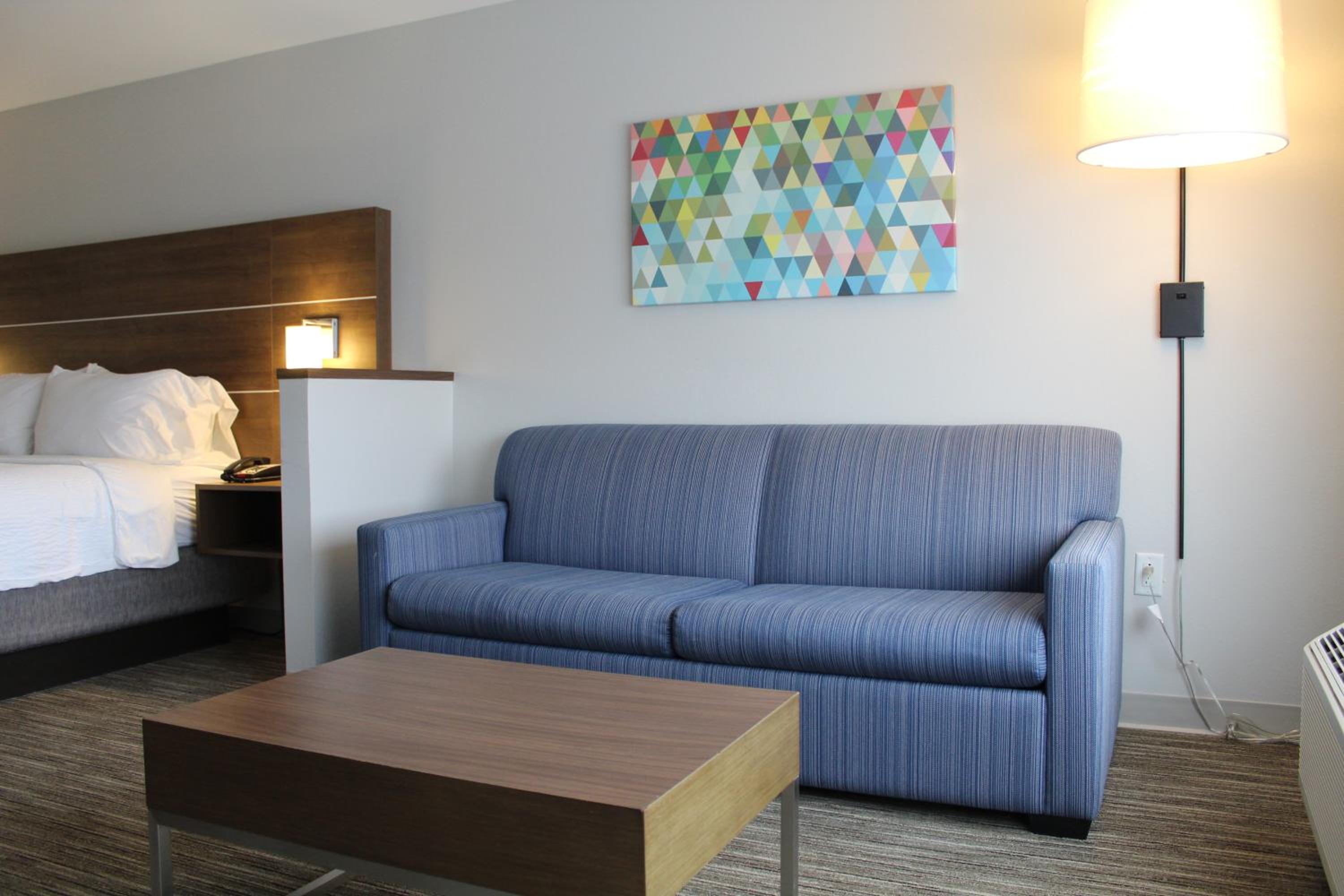 King Suite with Disability Access and Bathtub - Non Smoking