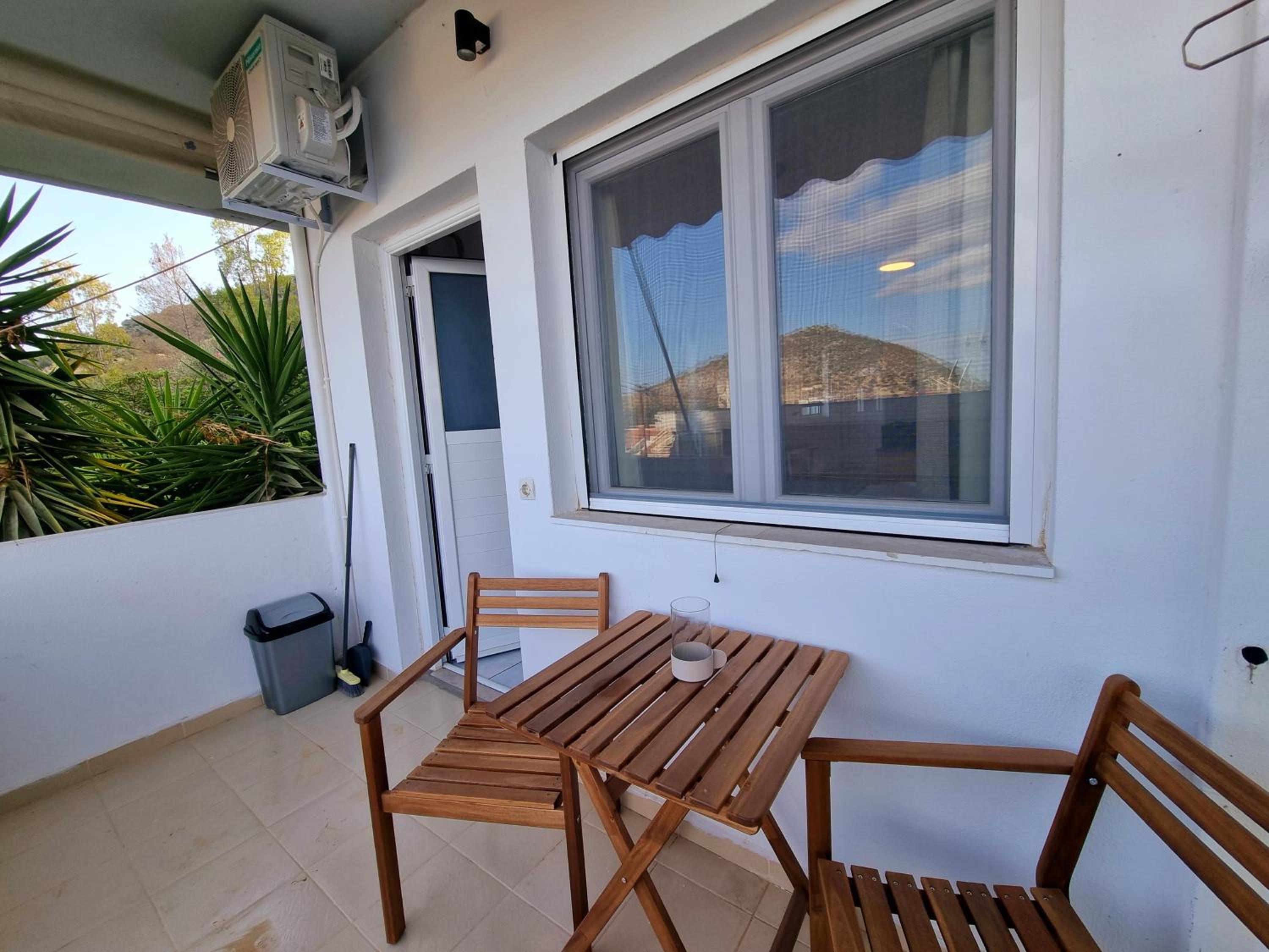 Studio with Balcony photo 2