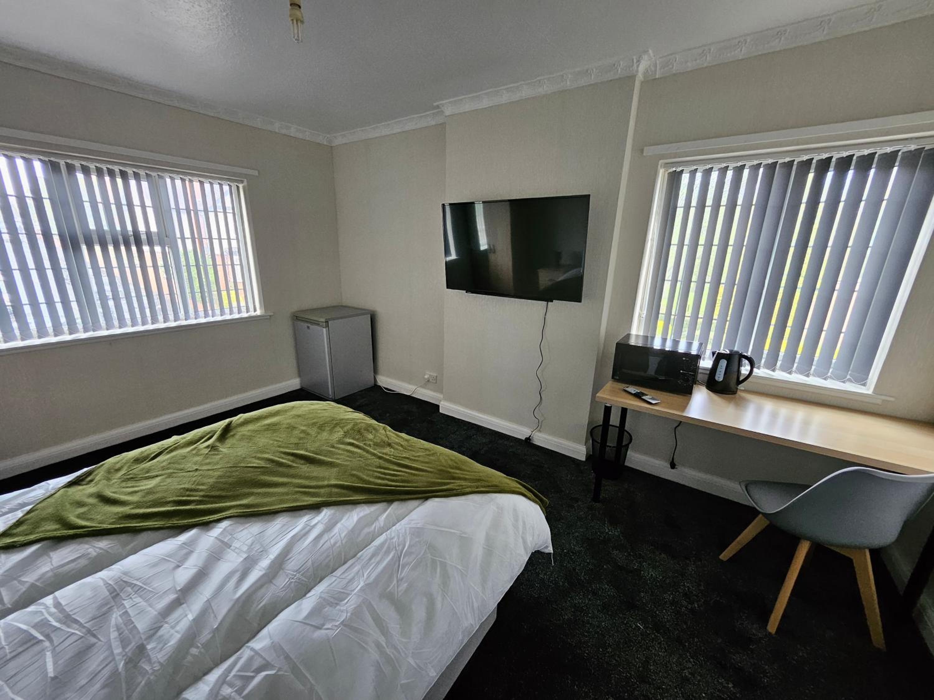 Double Room with Shared Bathroom photo 3