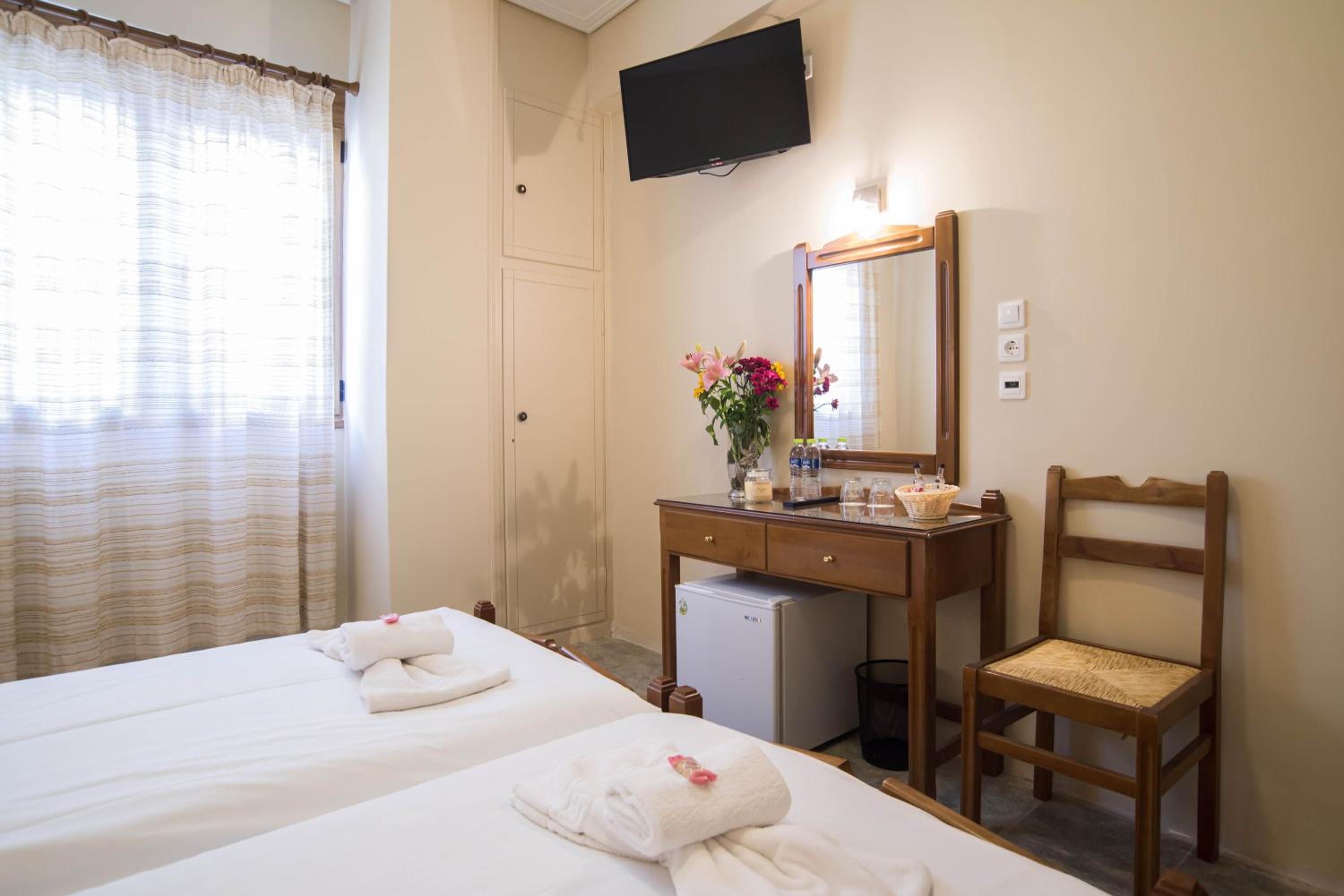 Economy Double Room photo 2