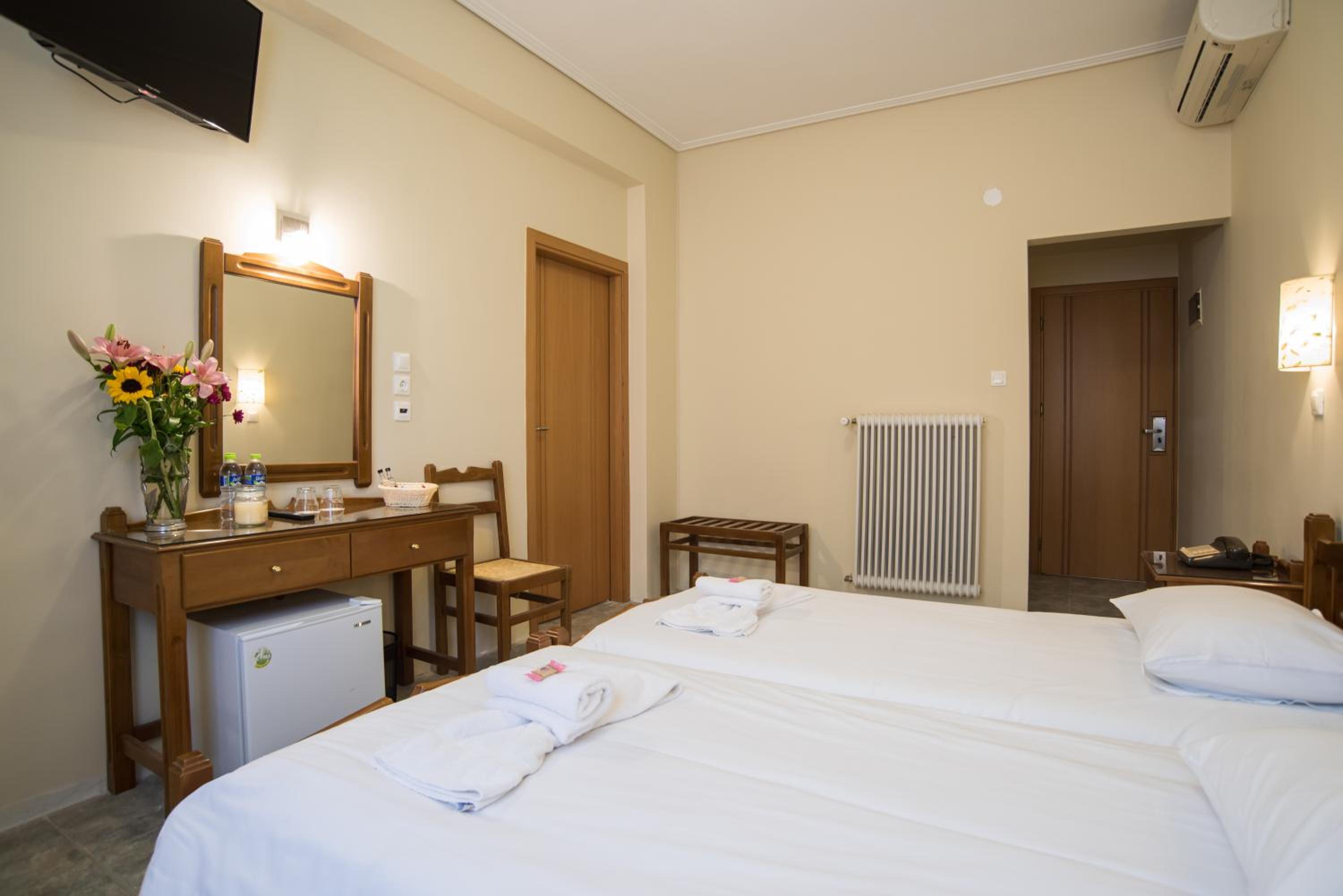 Economy Double Room photo 3