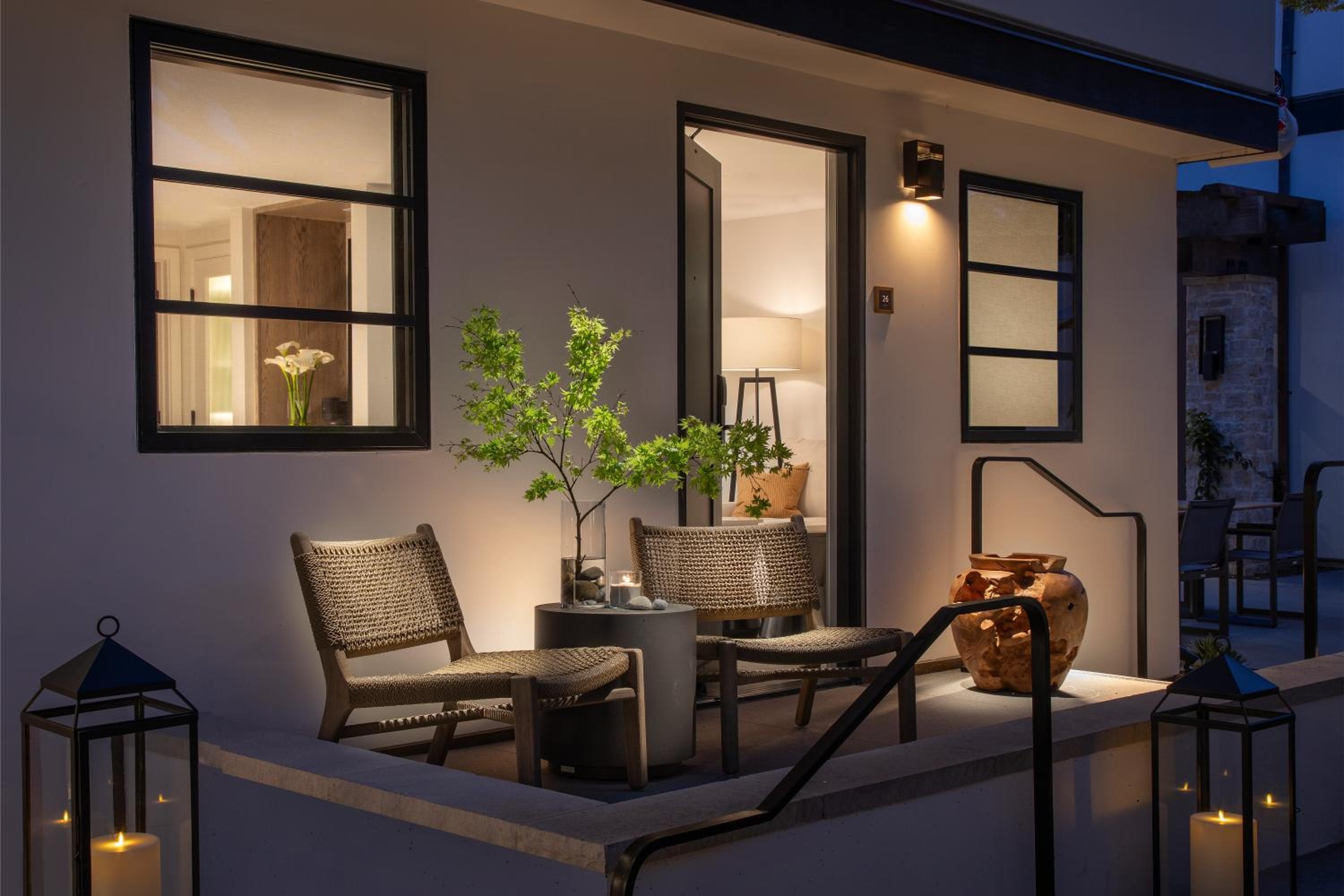 Courtyard Suite - Photo 3