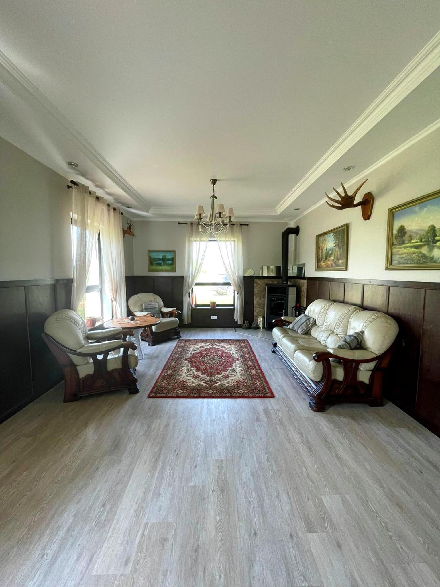 Three-Bedroom House photo 3