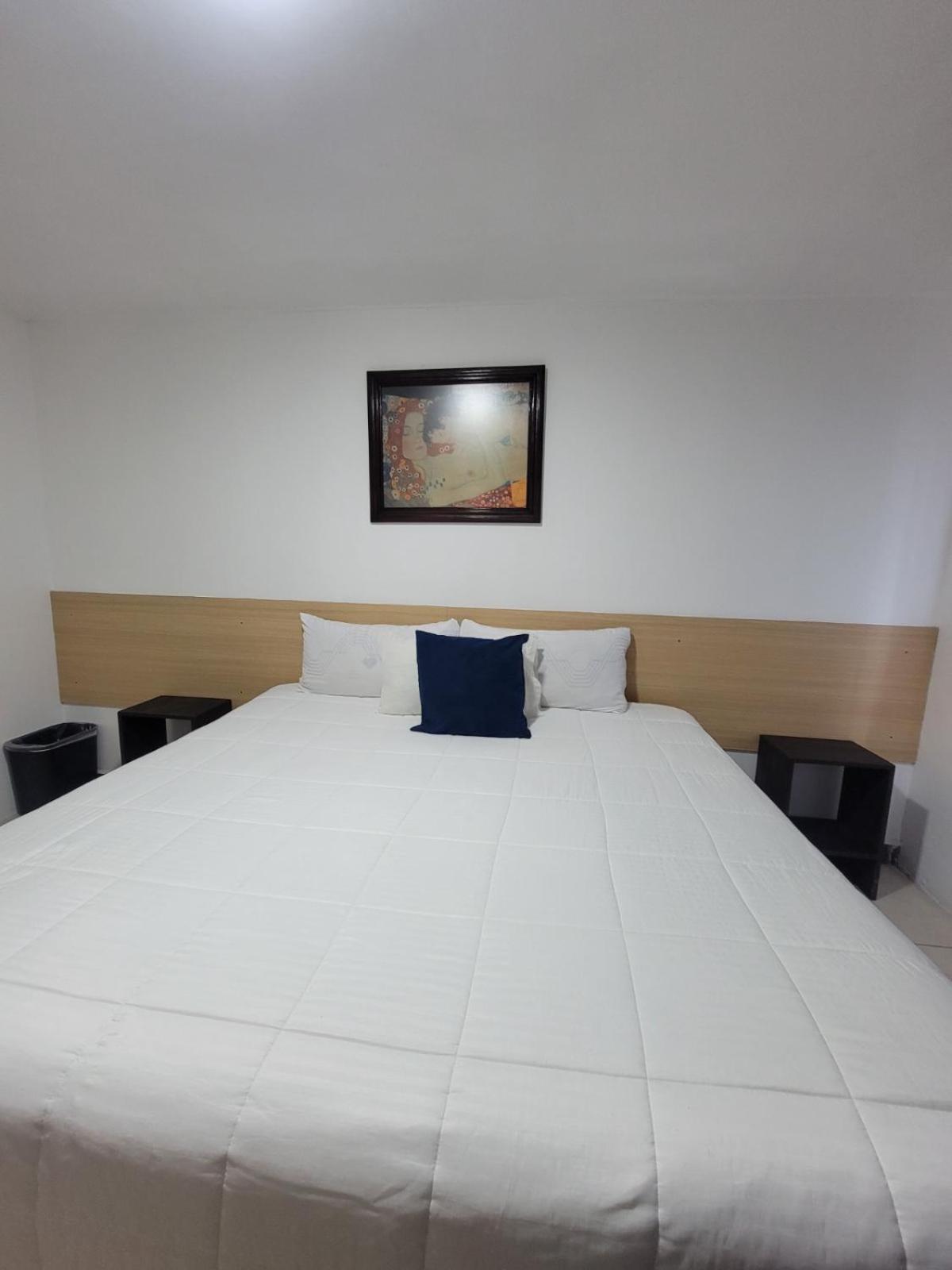 Deluxe King Room photo 1