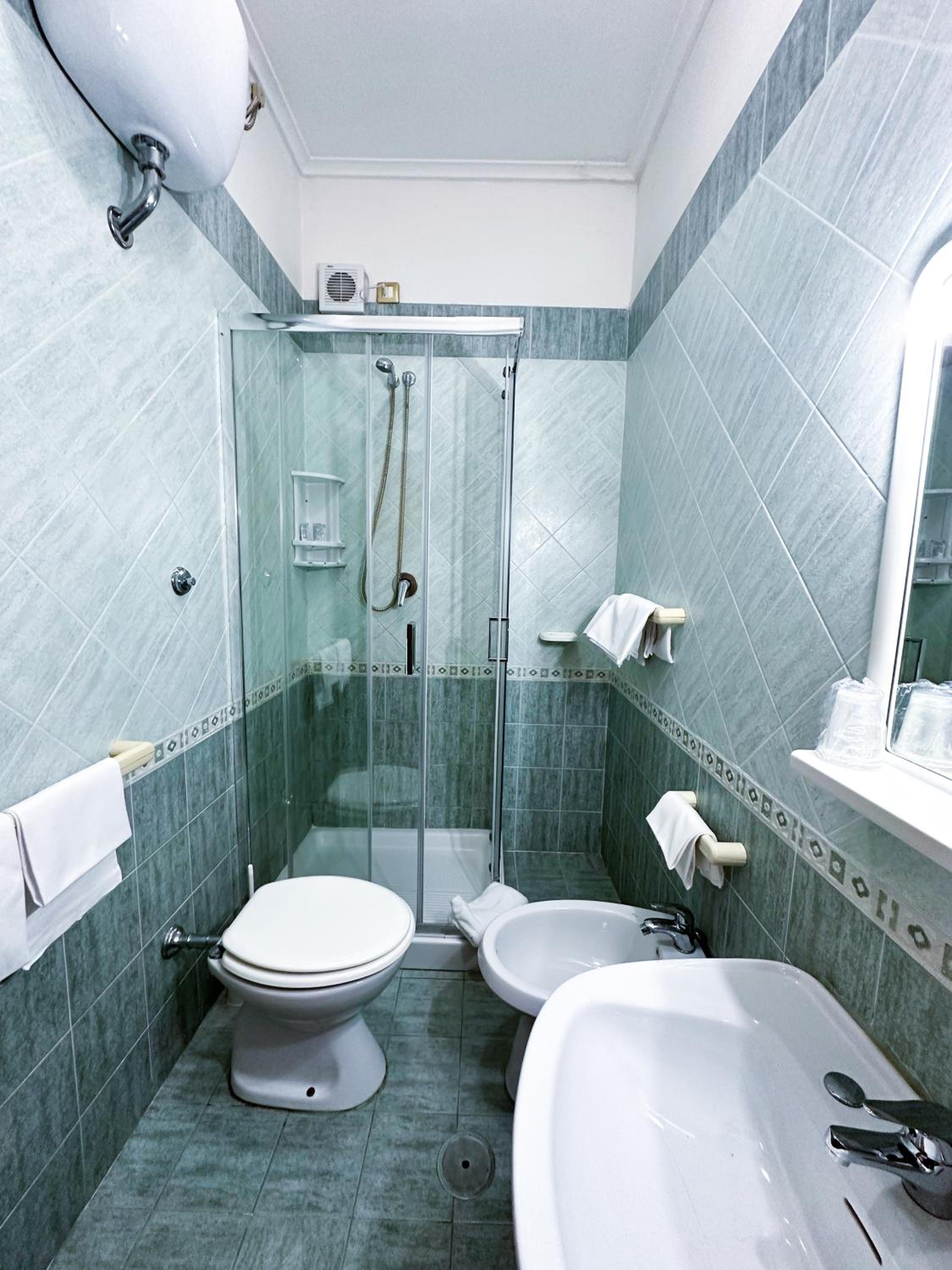 Double or Twin Room - Photo 2