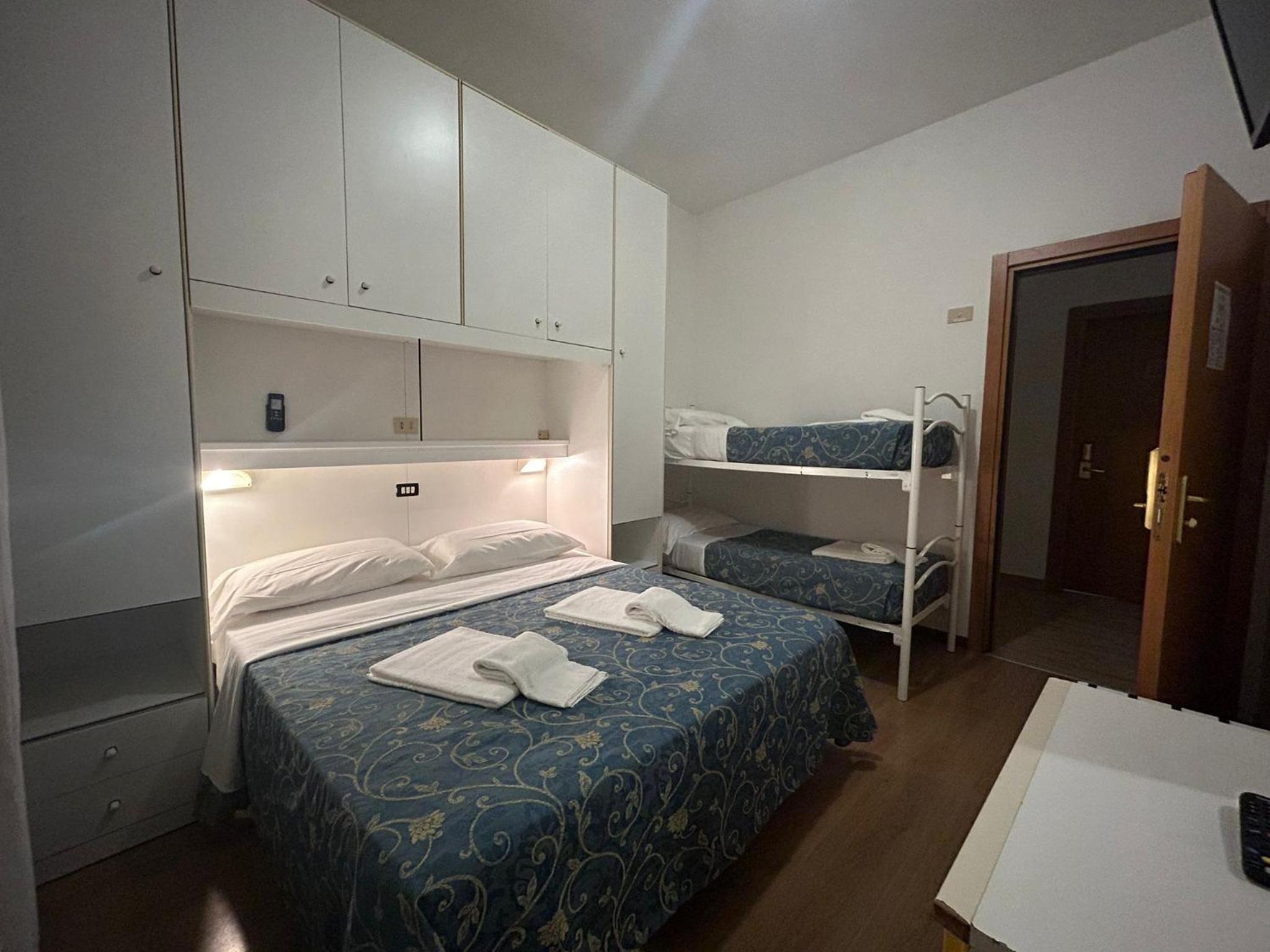 Quadruple Room with Balcony photo 1