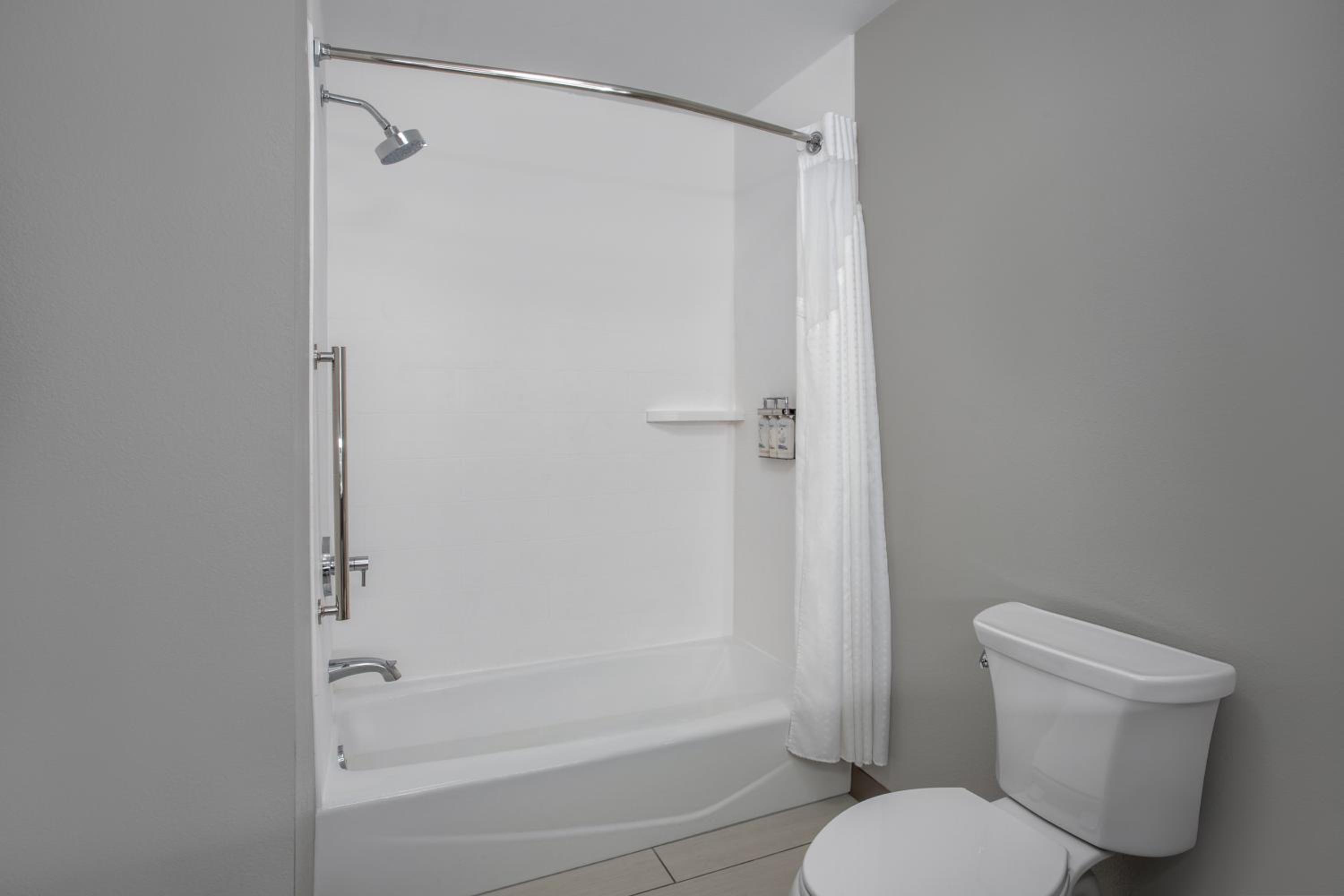Standard King Room - Photo 3