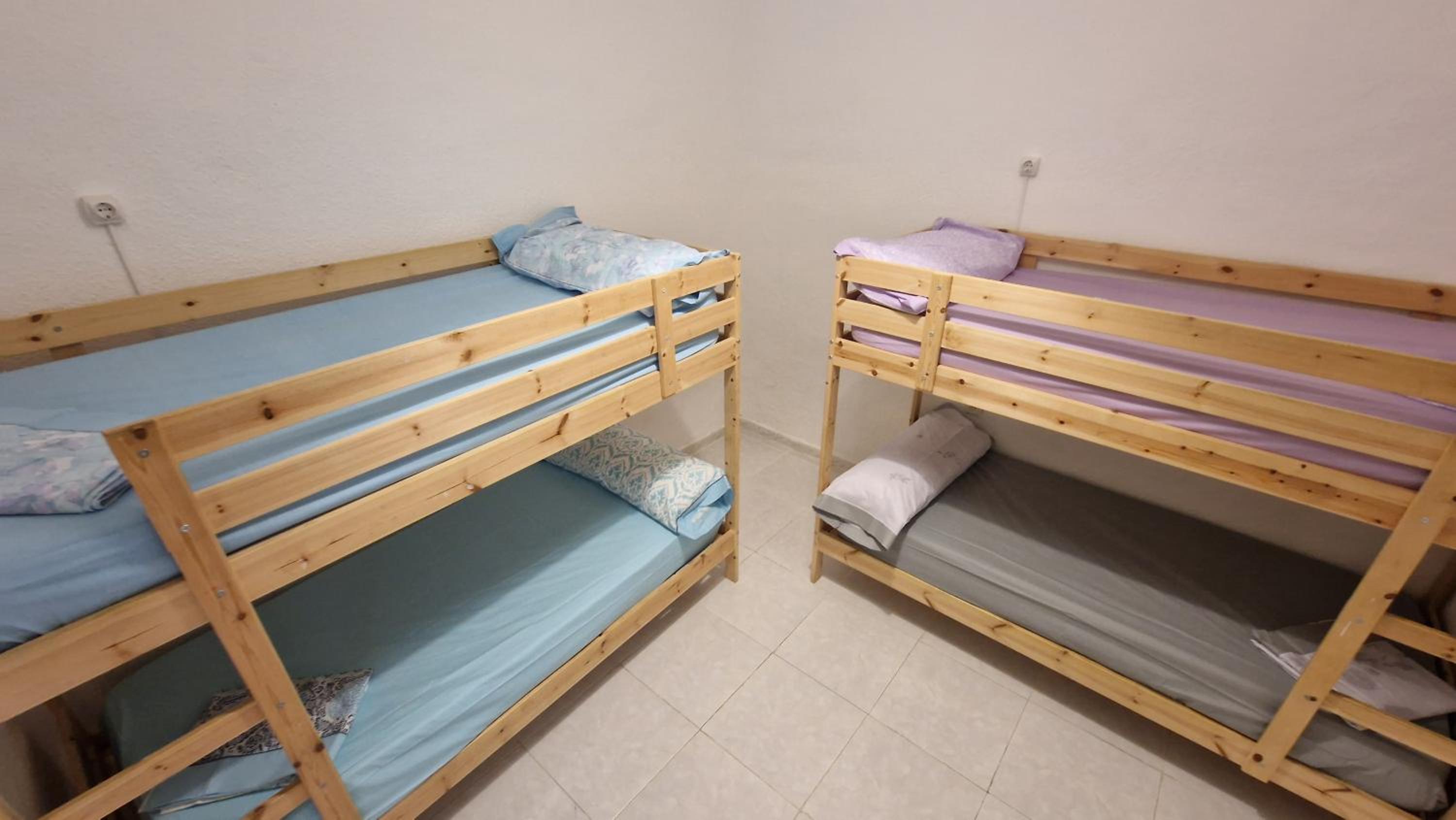 Cama en Habitación Compartida Mixta de 4 Camas