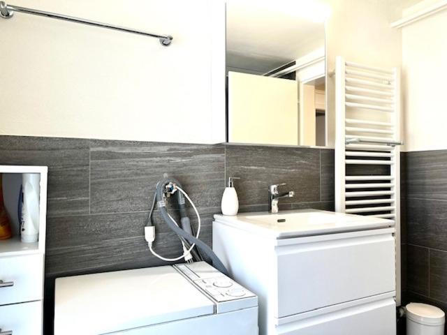 Three-Bedroom Apartment photo 3