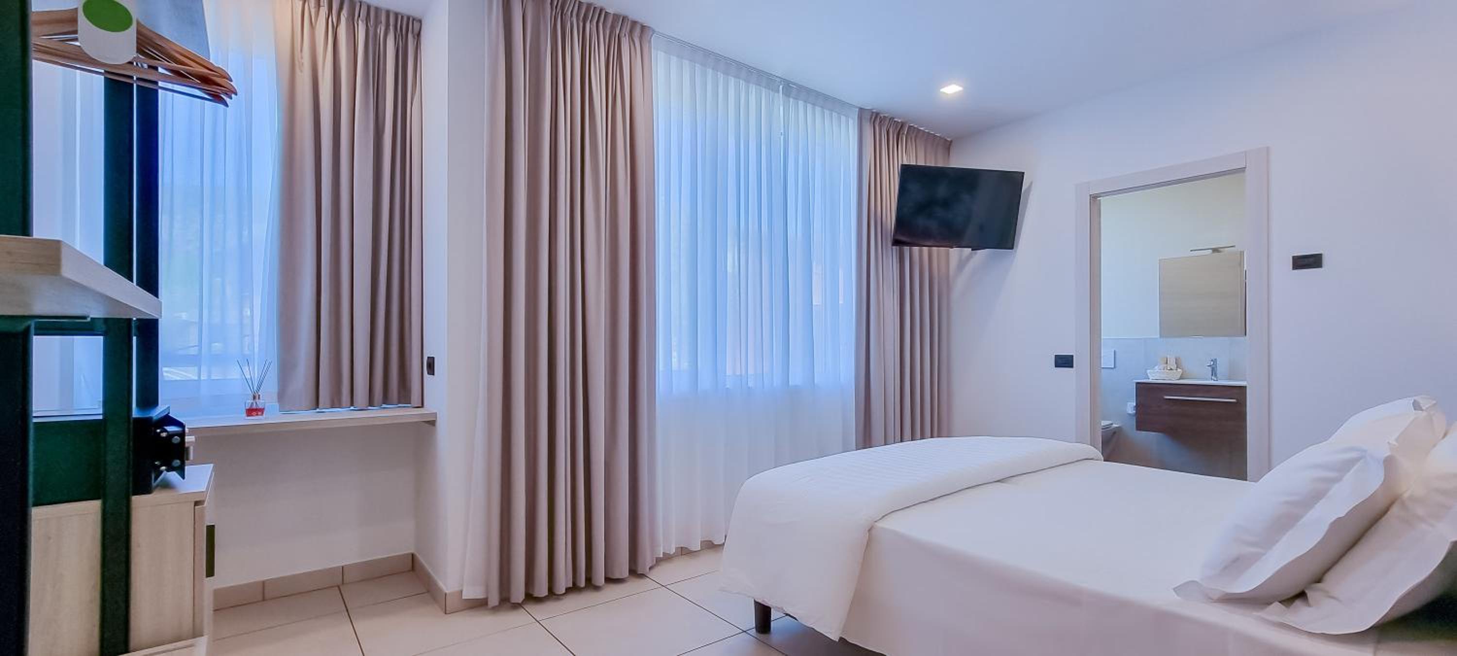 Superior Double or Twin Room with Kitchen Use - Photo 10
