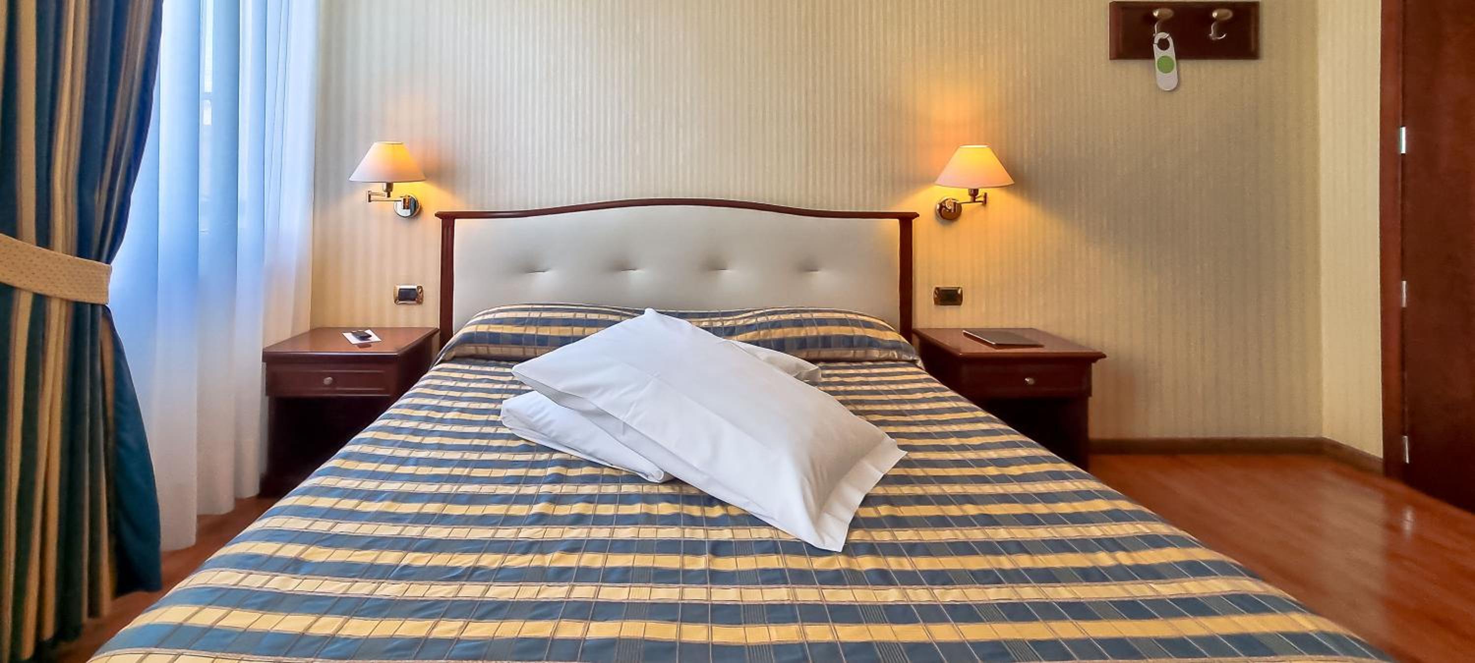 Double or Twin Room - Photo 16