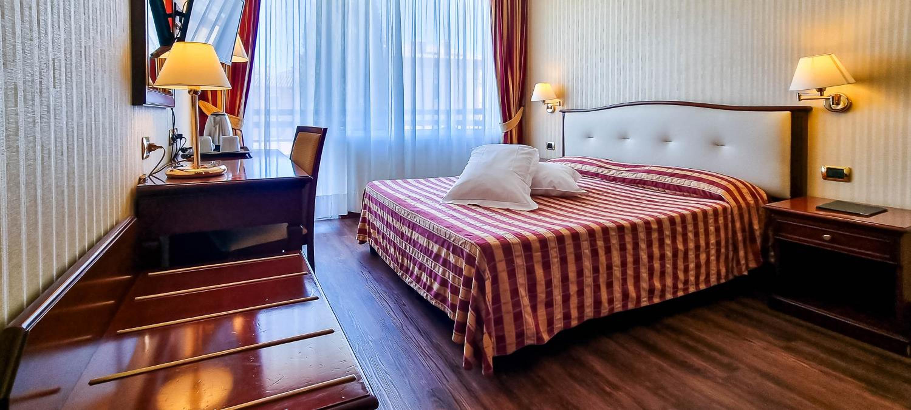 Double or Twin Room - Photo 9