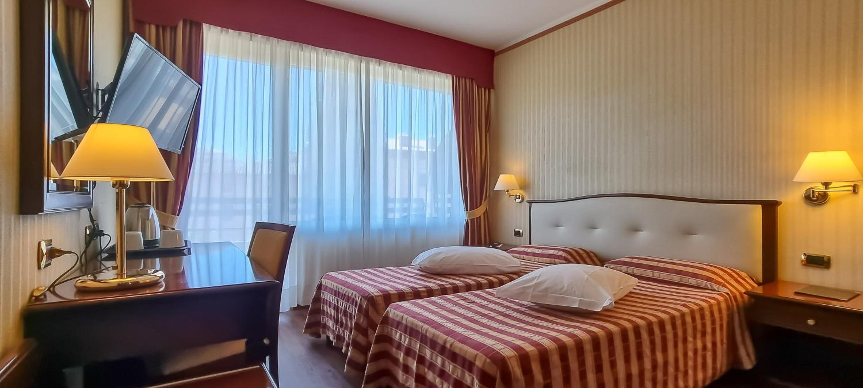 Double or Twin Room - Photo 7