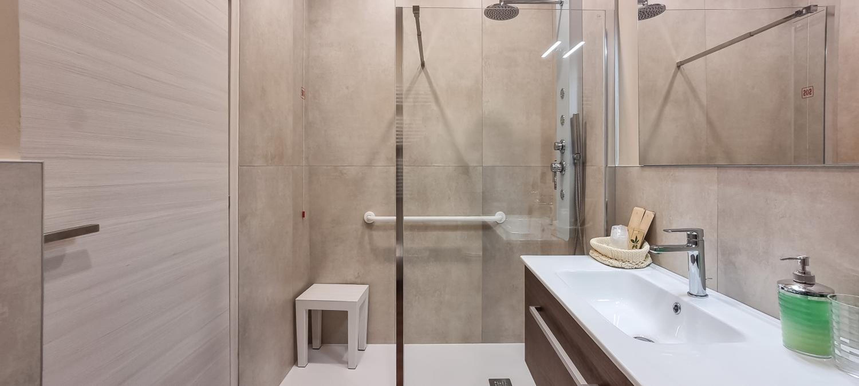 Superior Triple Room with Terrace and Kitchen Use - Photo 3