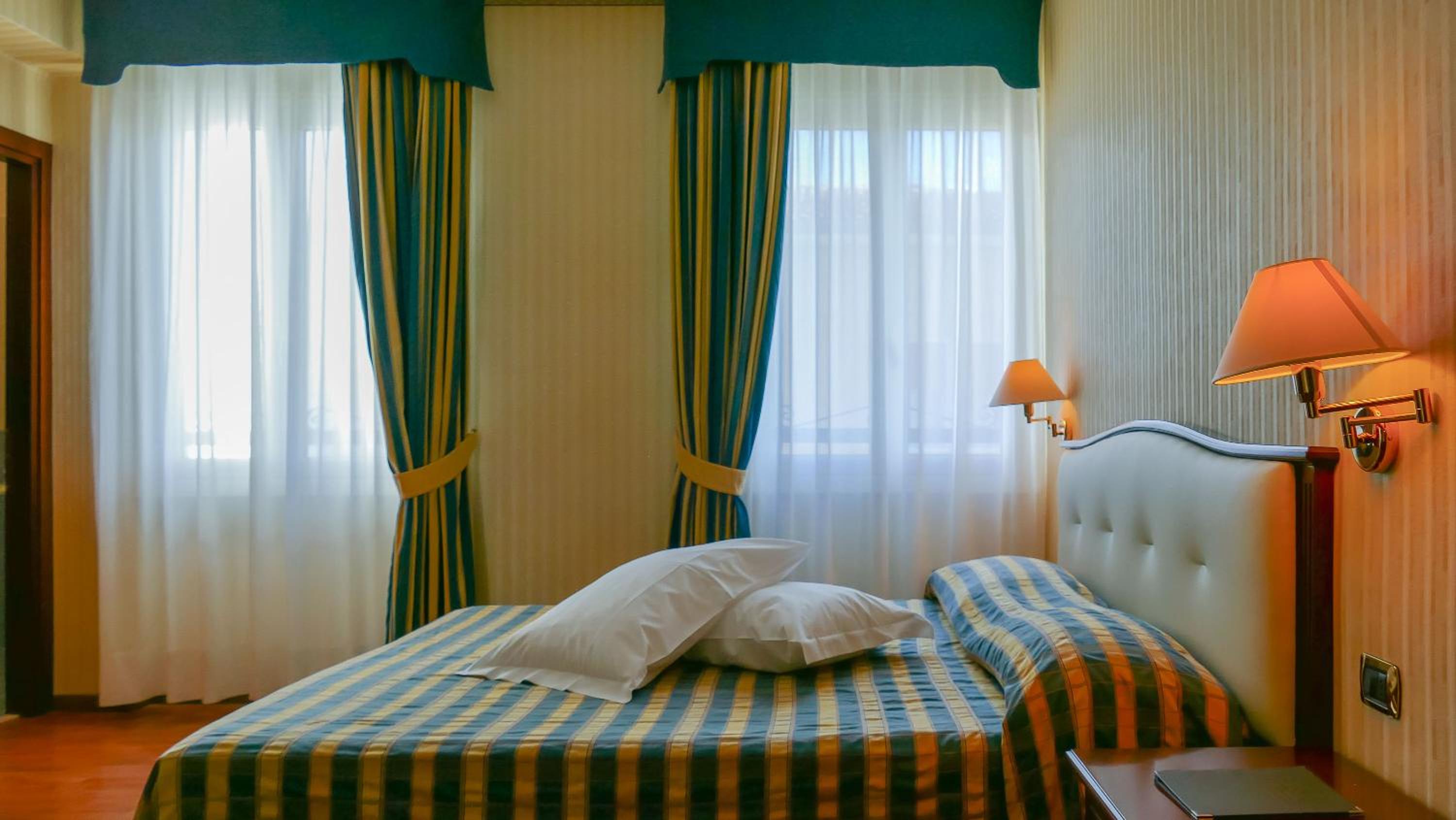 Double or Twin Room - Photo 2