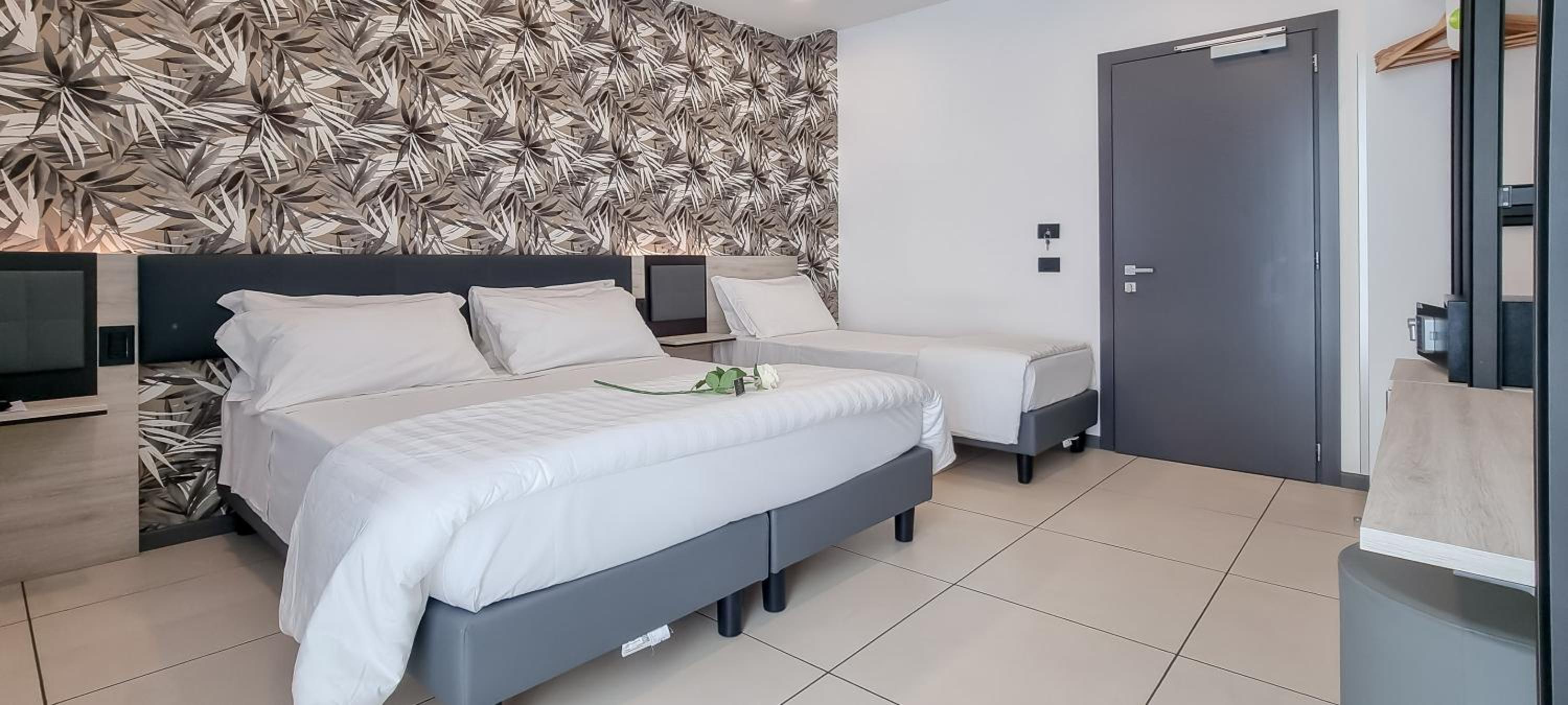 Superior Triple Room with Terrace and Kitchen Use - Photo 1