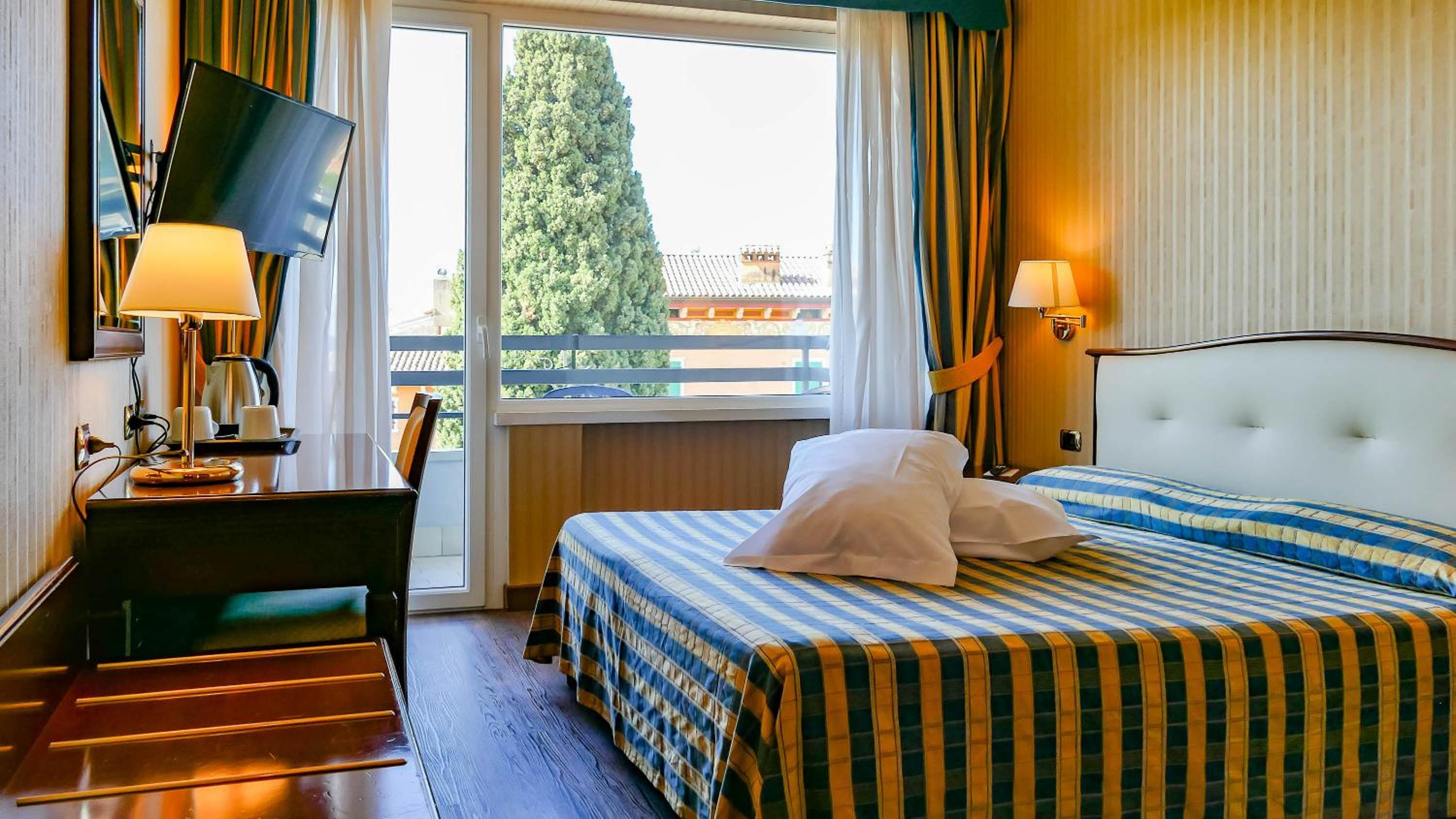 Double or Twin Room - Photo 5
