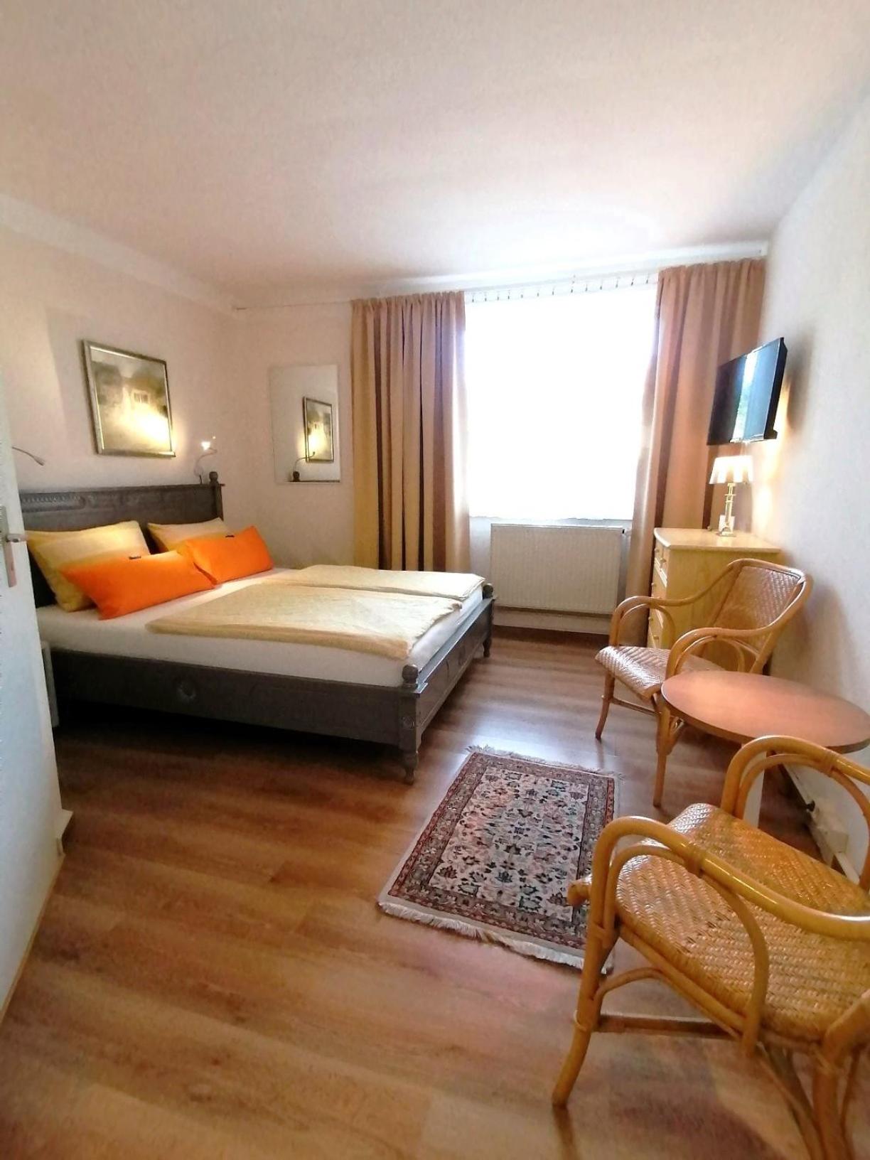 Basic Double Room photo 2