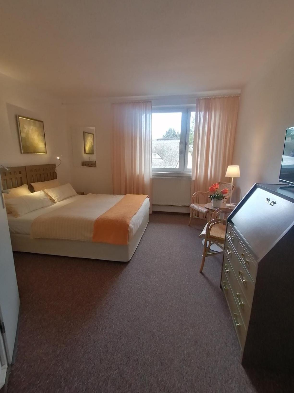 Basic Double Room photo 3