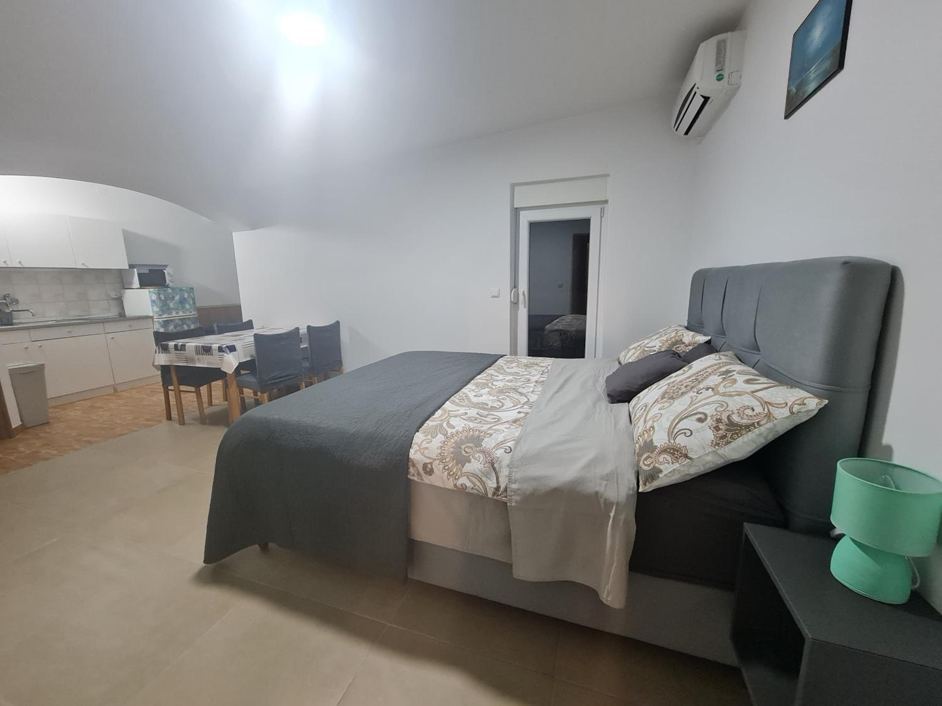 King Studio with Sofa Bed