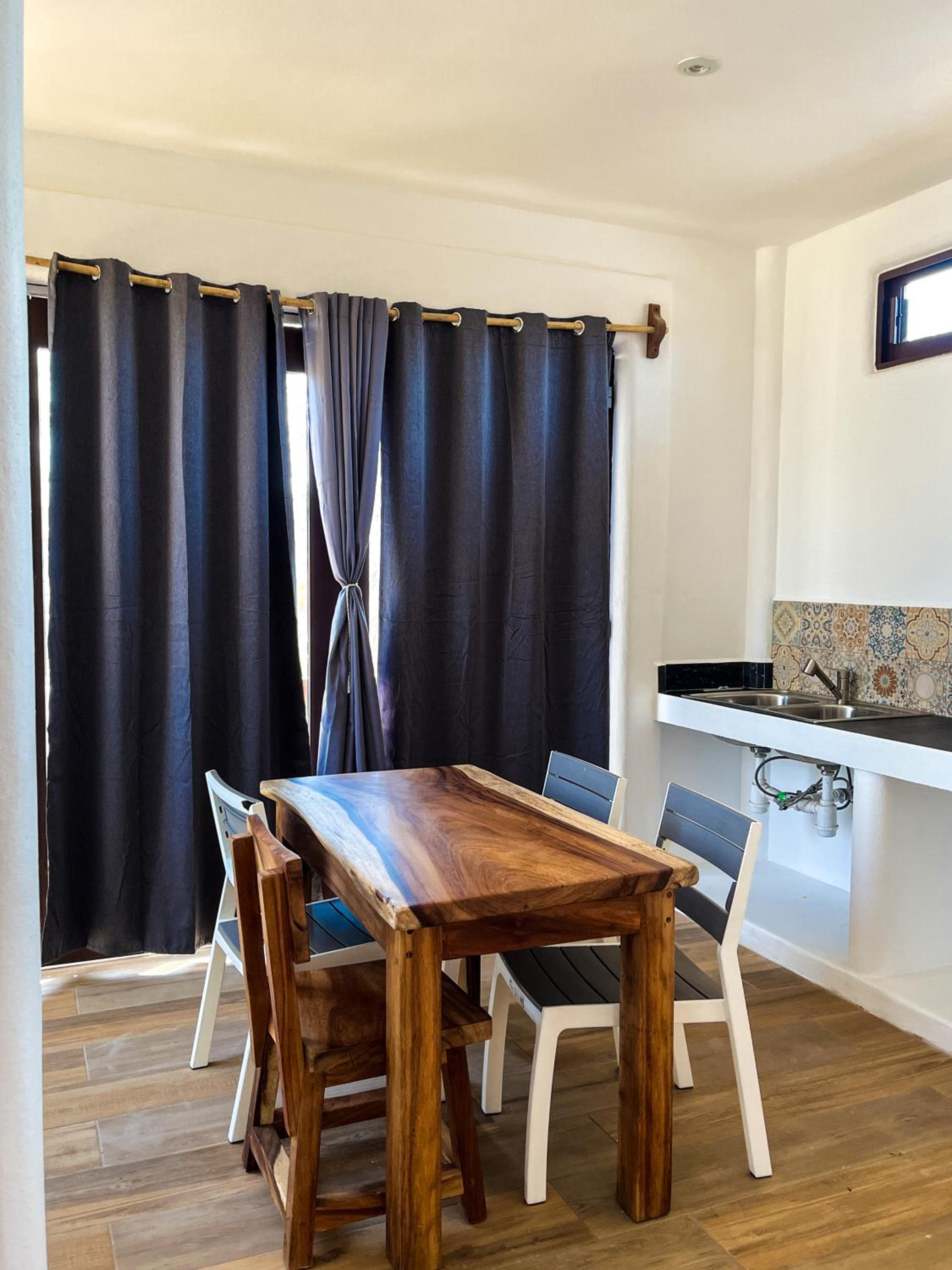 Queen Room With Balcony photo 2