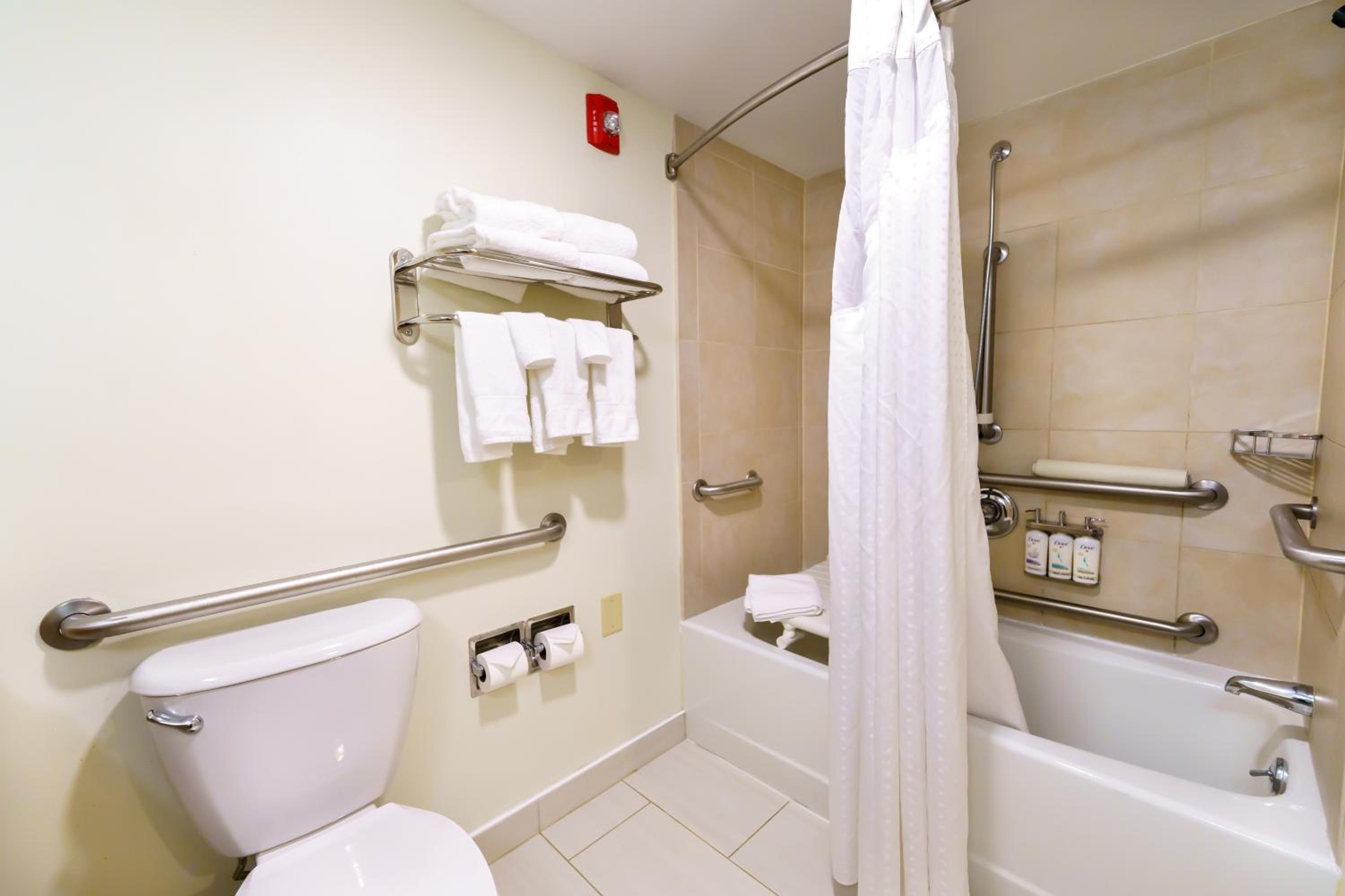 King Room - Mobility Access/Hearing Accessible - Photo 4