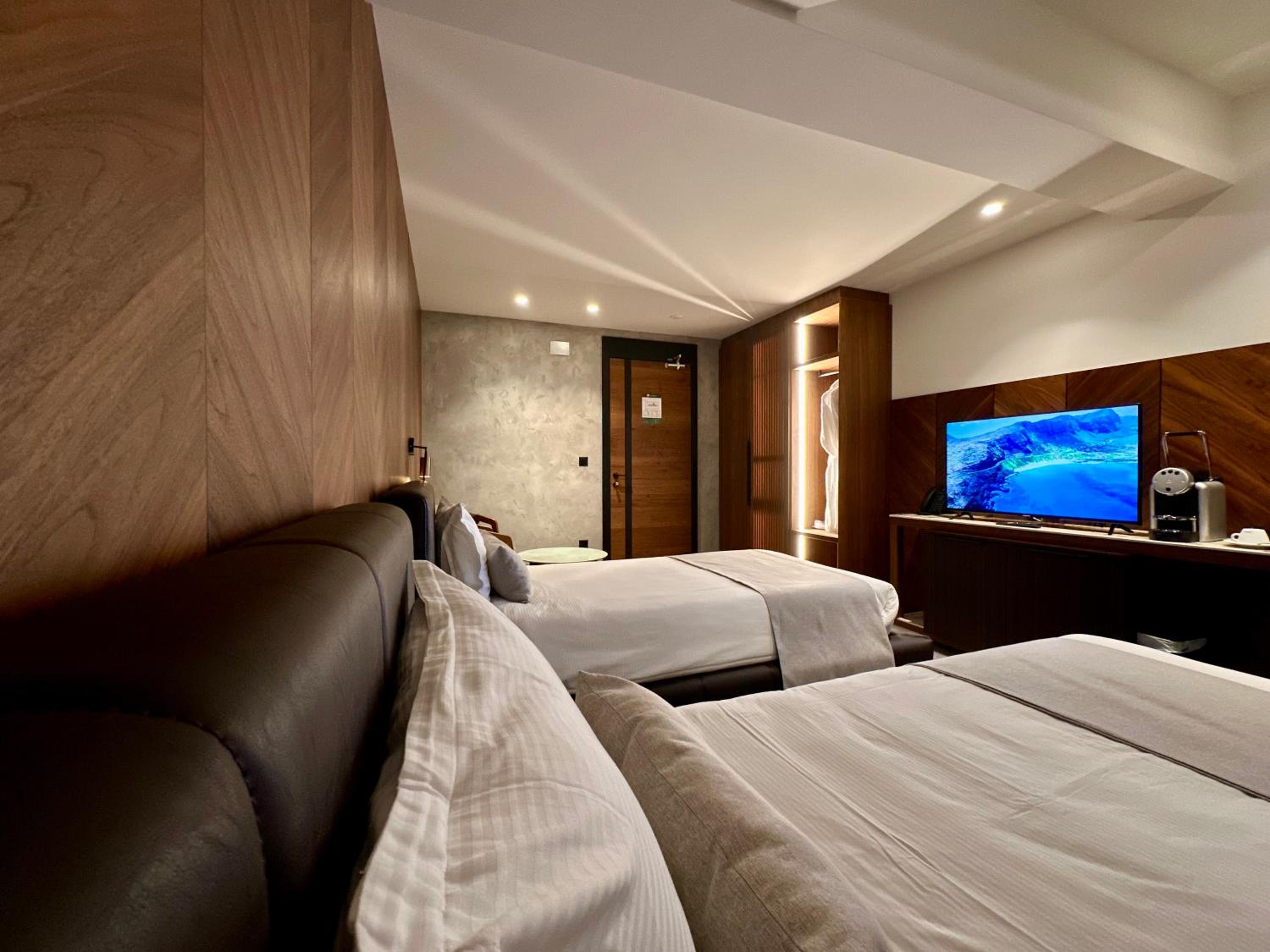 Standard Twin Room with Mountain View photo 3