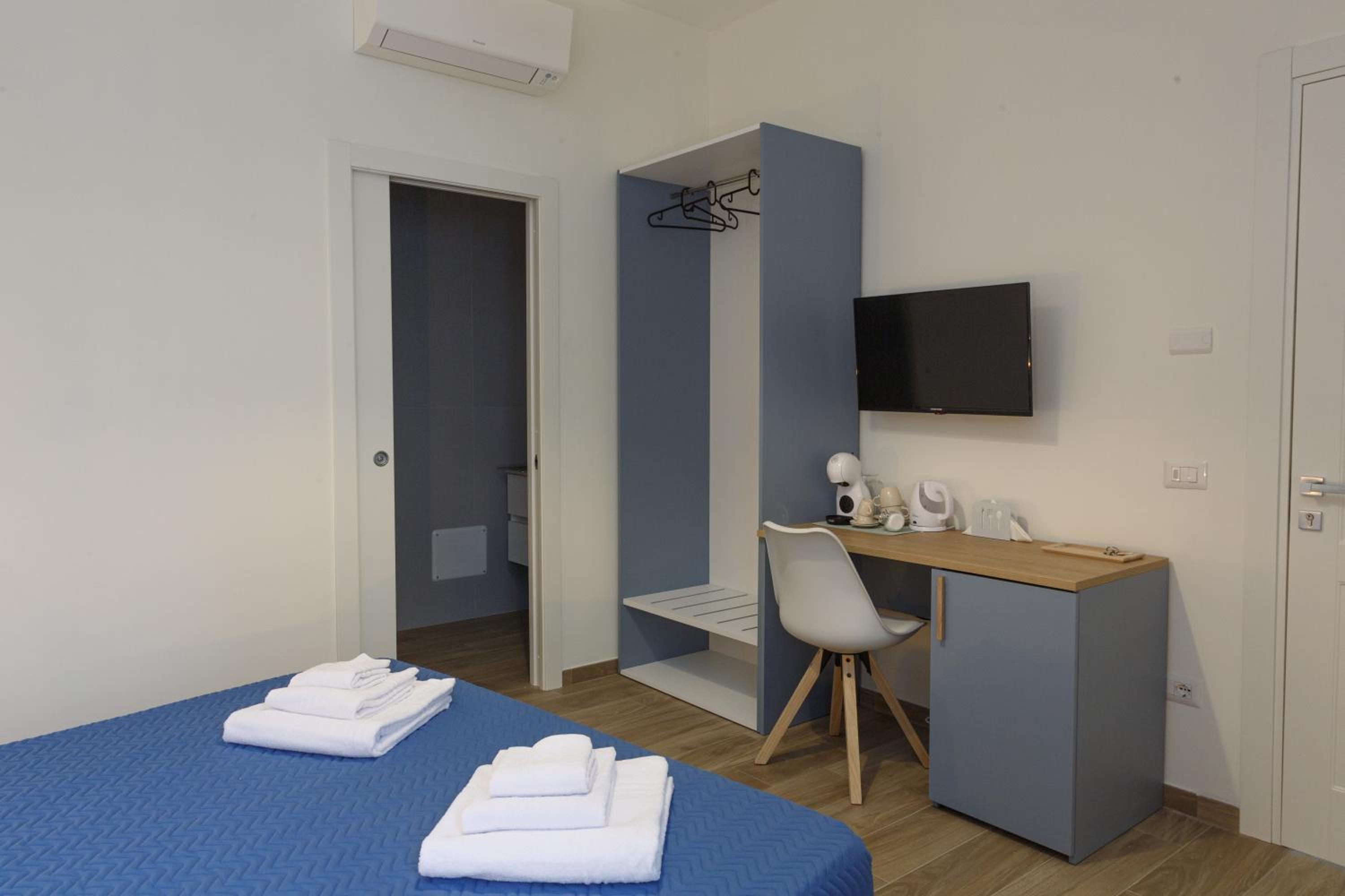 Large Double Room photo 3
