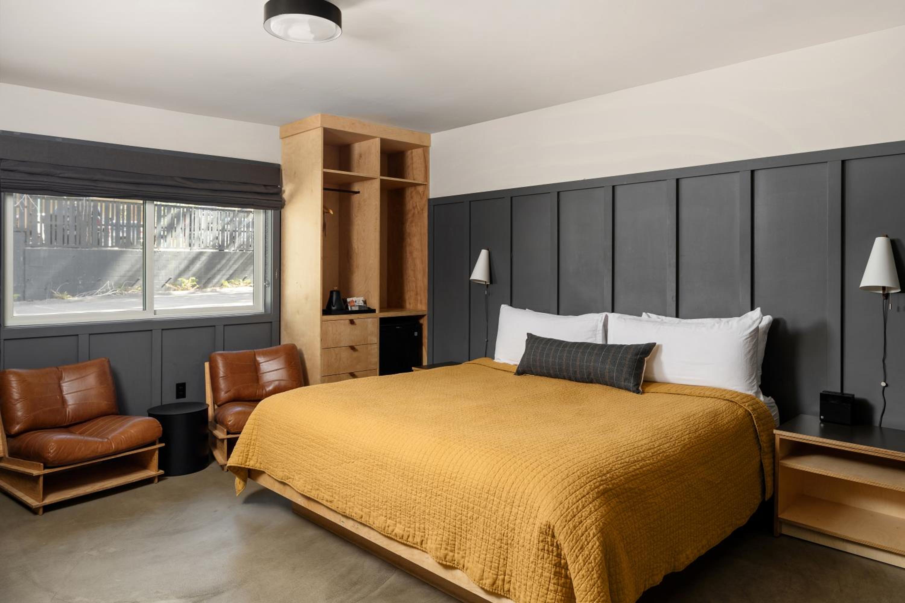 Honeymoon King Room
