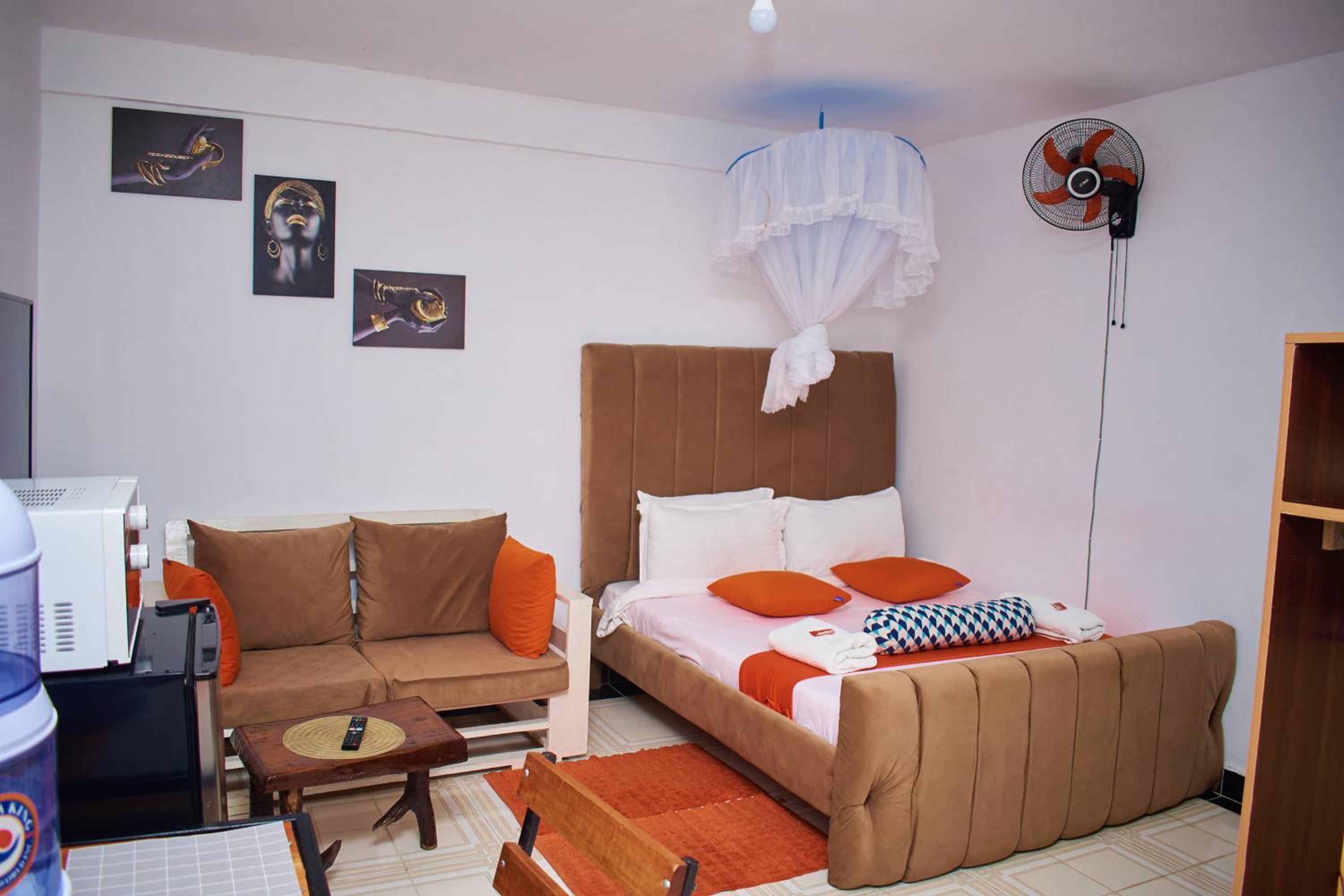 One-Bedroom Apartment photo 3
