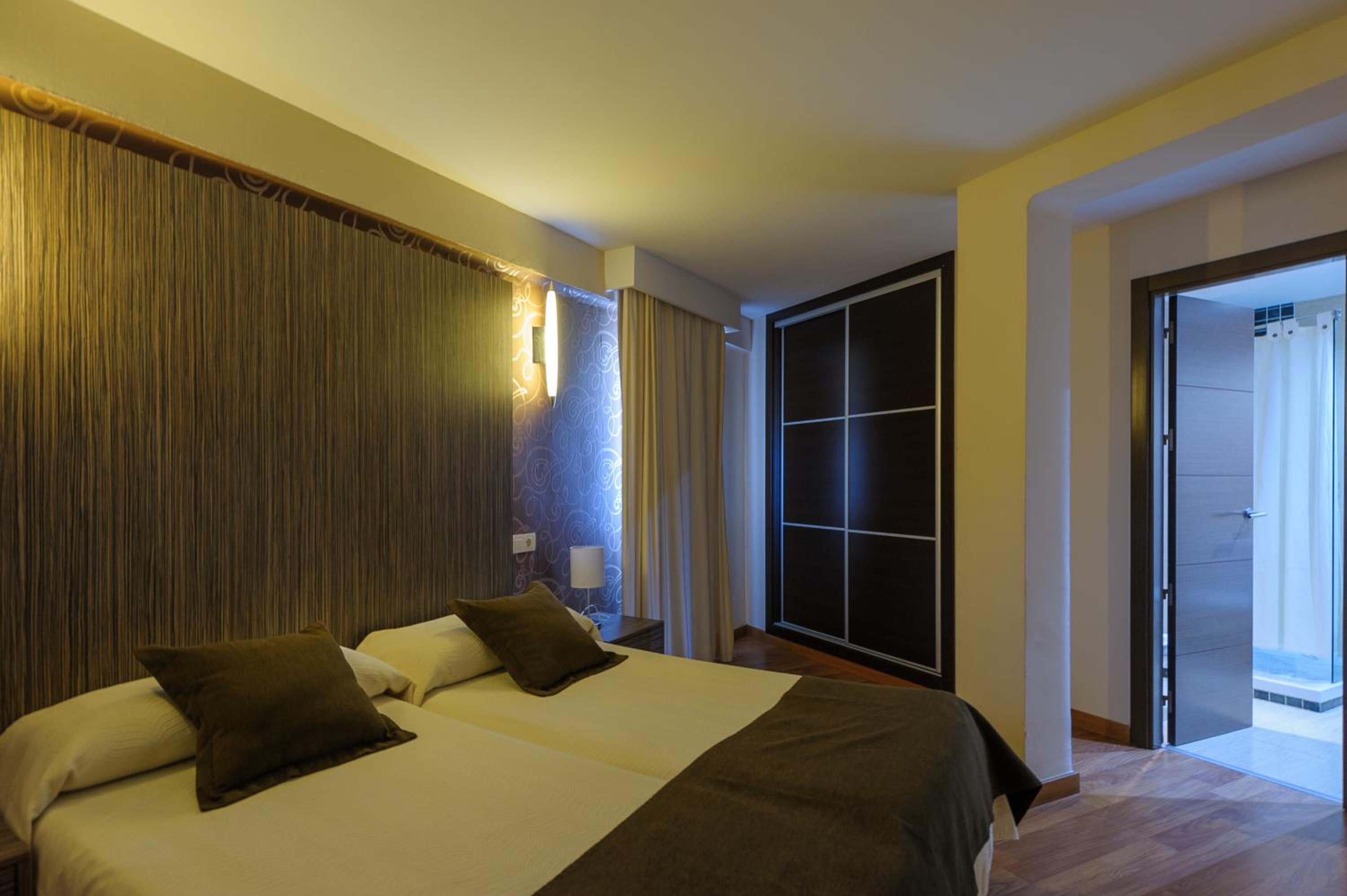 Double or Twin Room photo 3