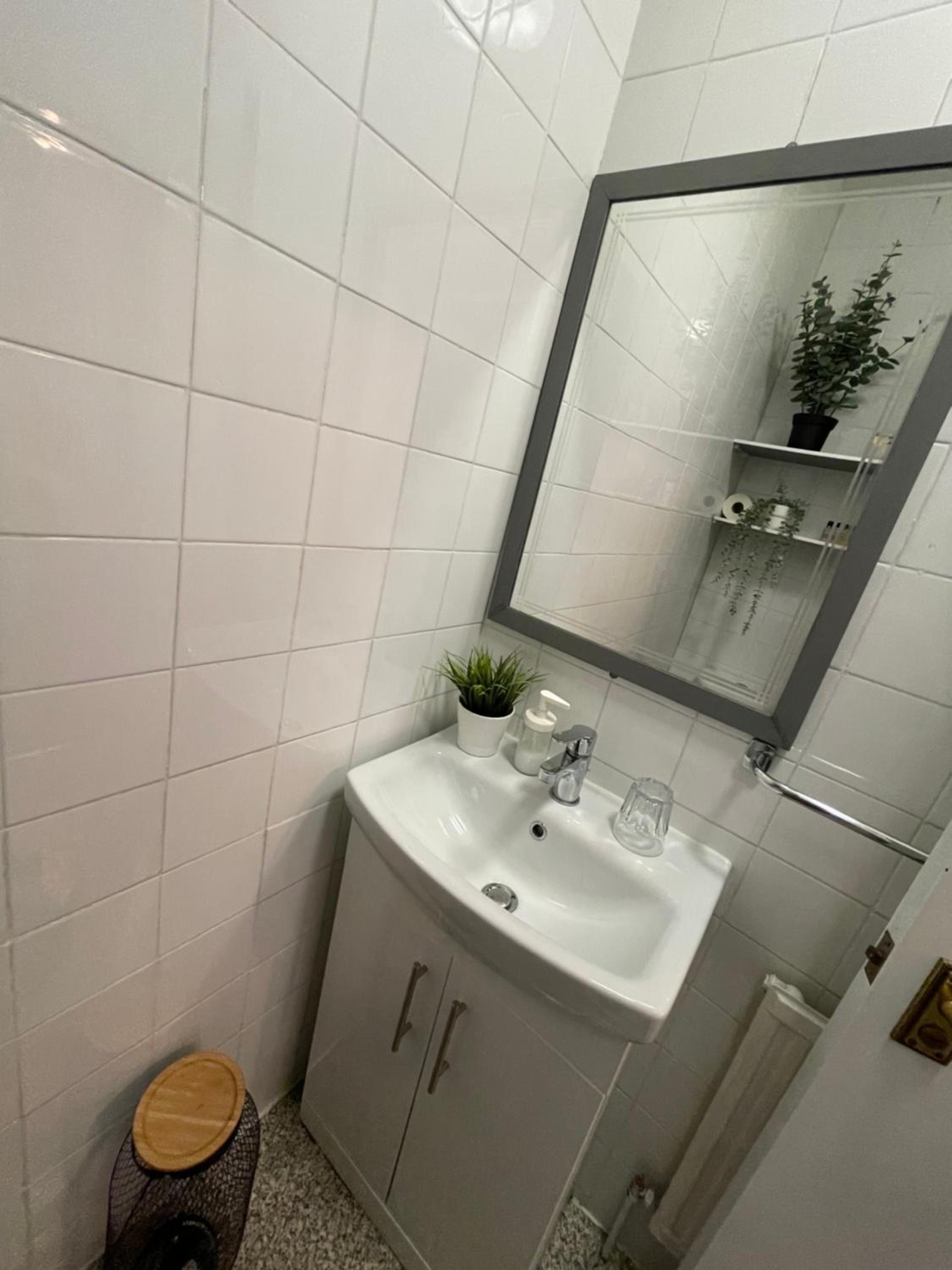 Basic Triple Room photo 3