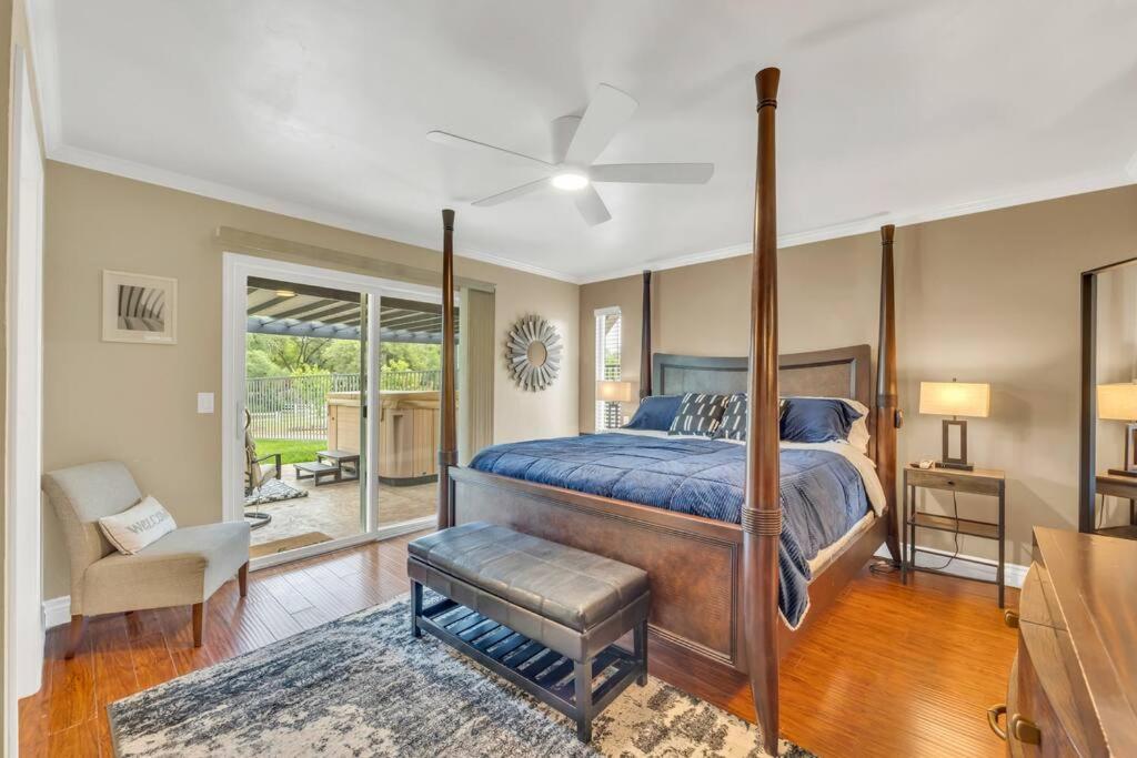 Three-Bedroom House photo 1