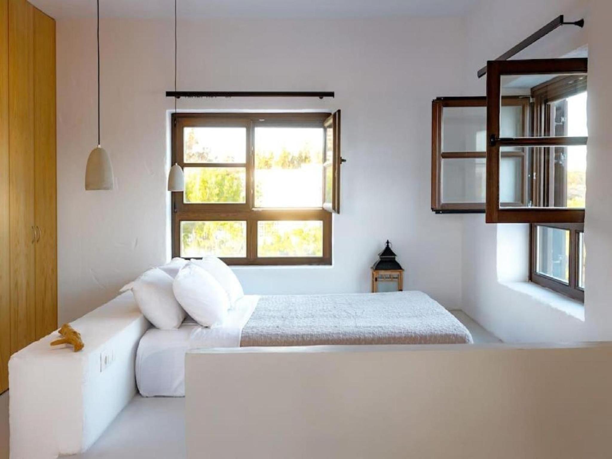 Six-Bedroom Villa 