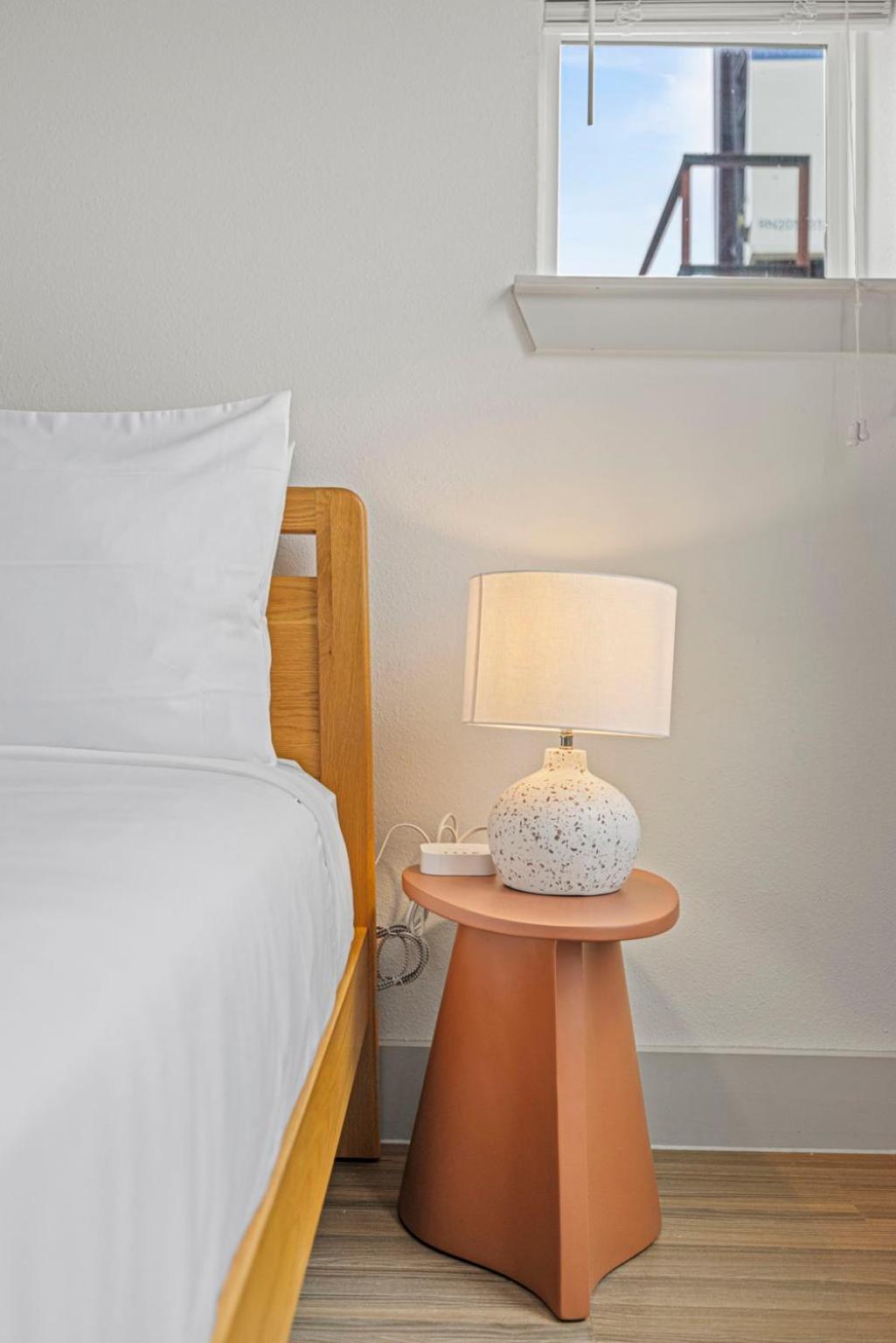 Queen Room - Disability Access - Photo 24