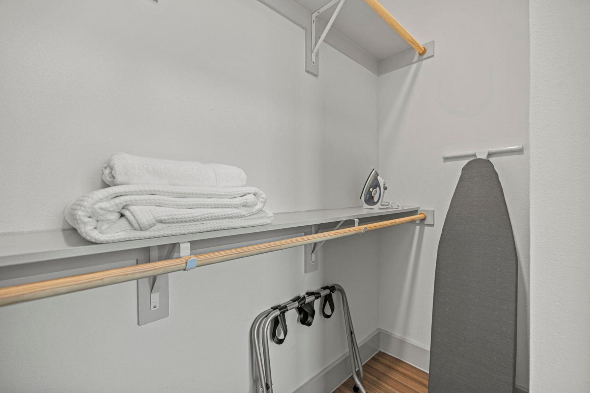 Queen Room - Disability Access - Photo 29