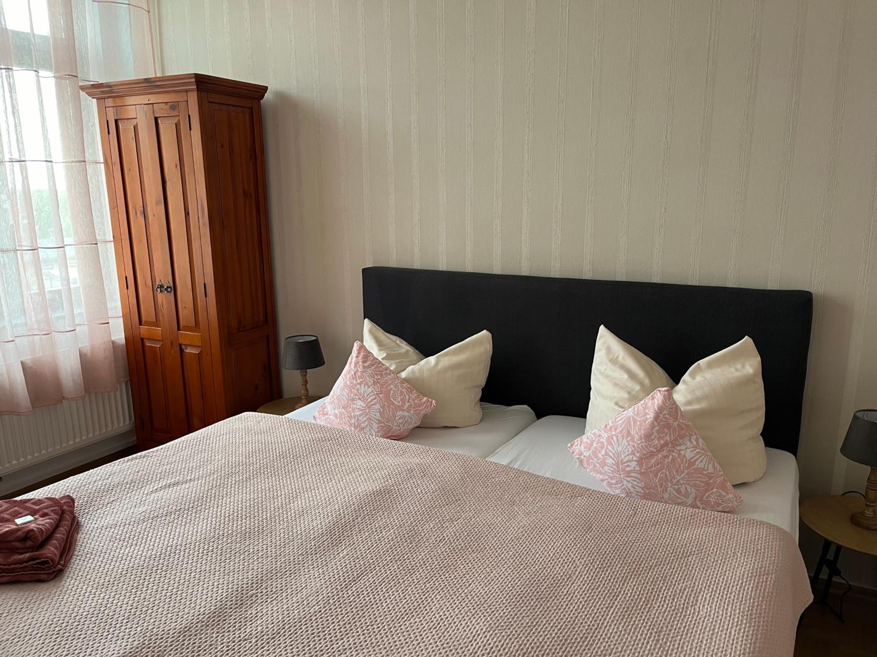 Double Room - Photo 5