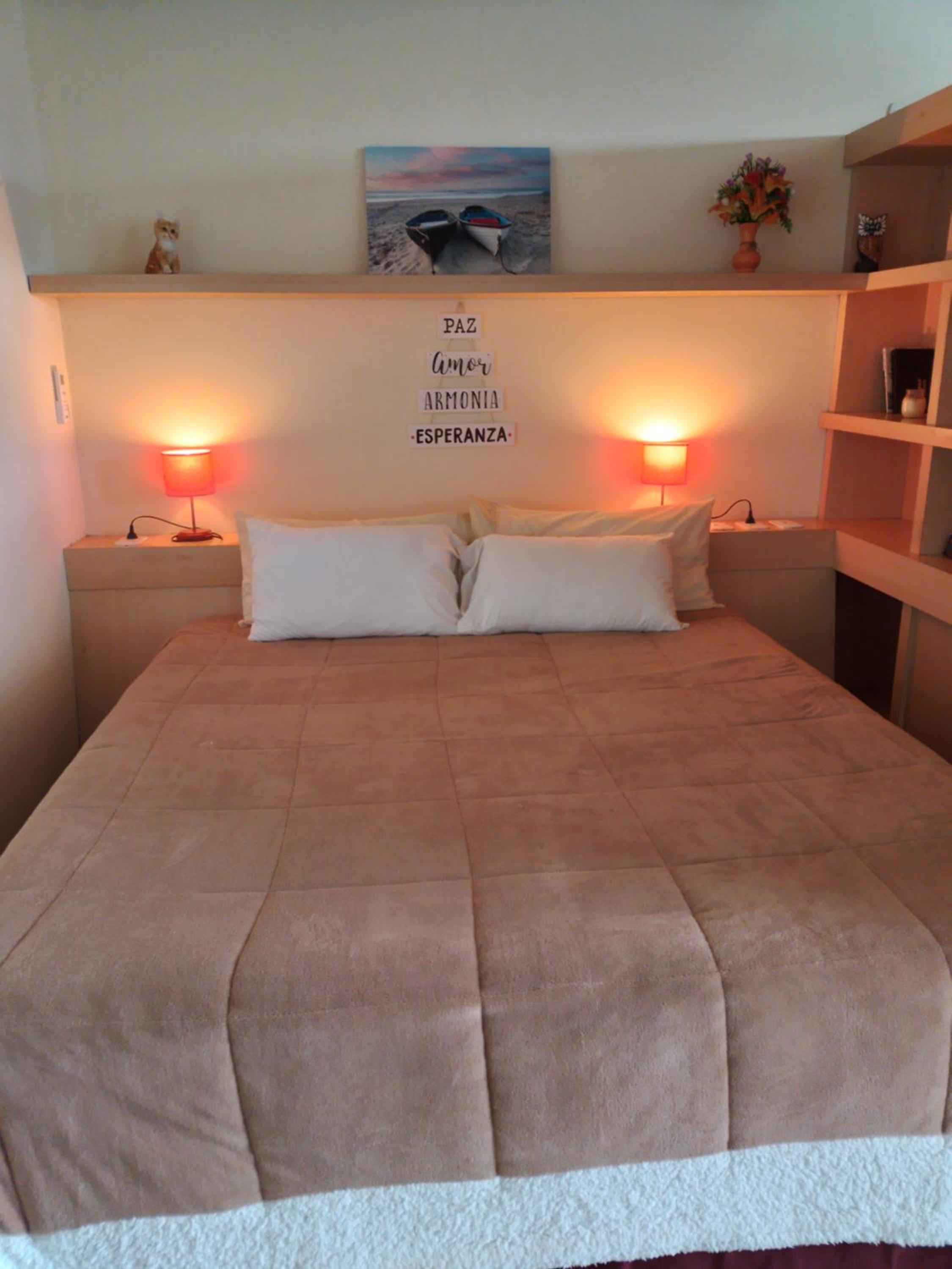 One-Bedroom Apartment photo 1
