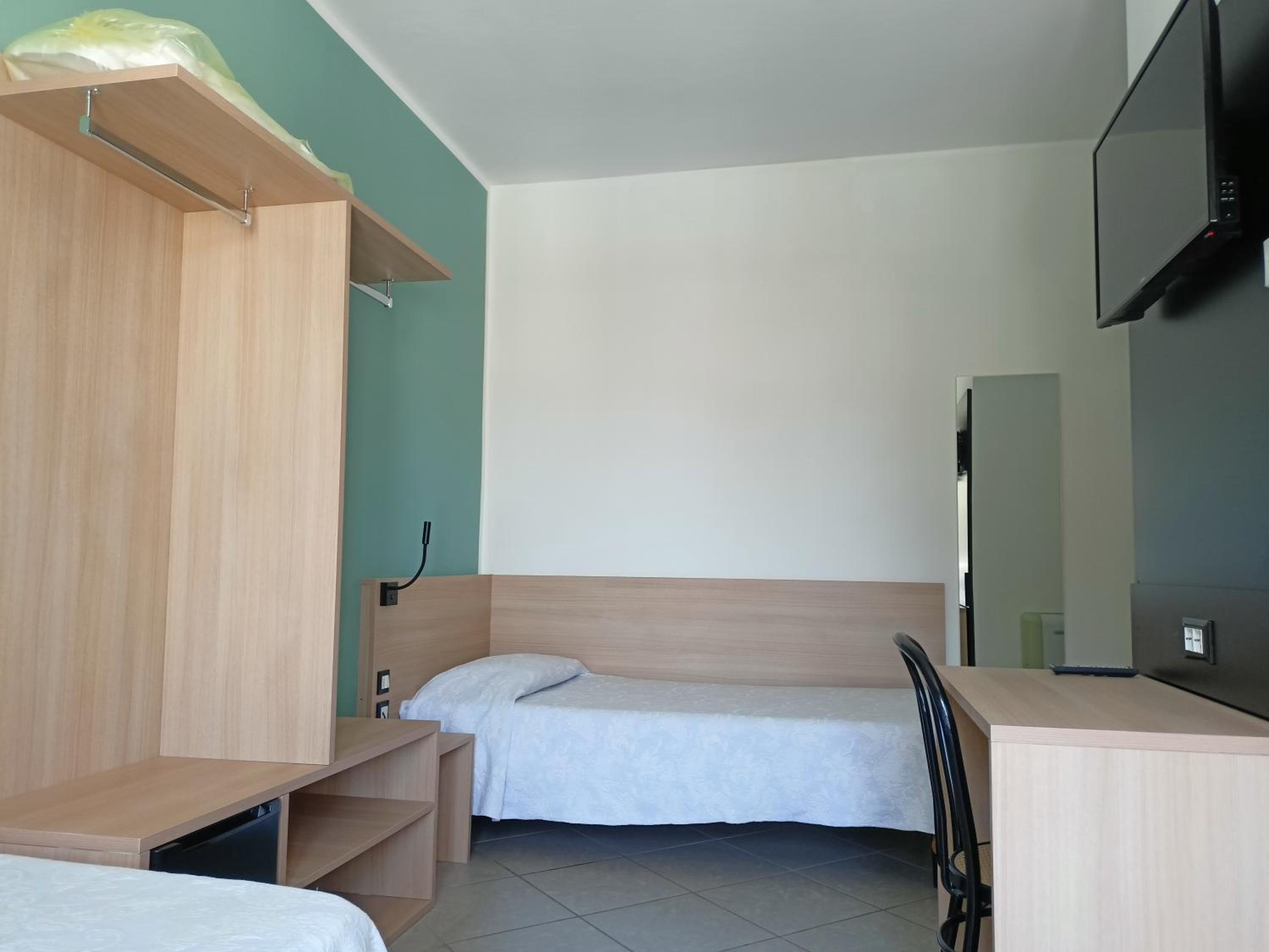 Twin Room with Sea View - Photo 2