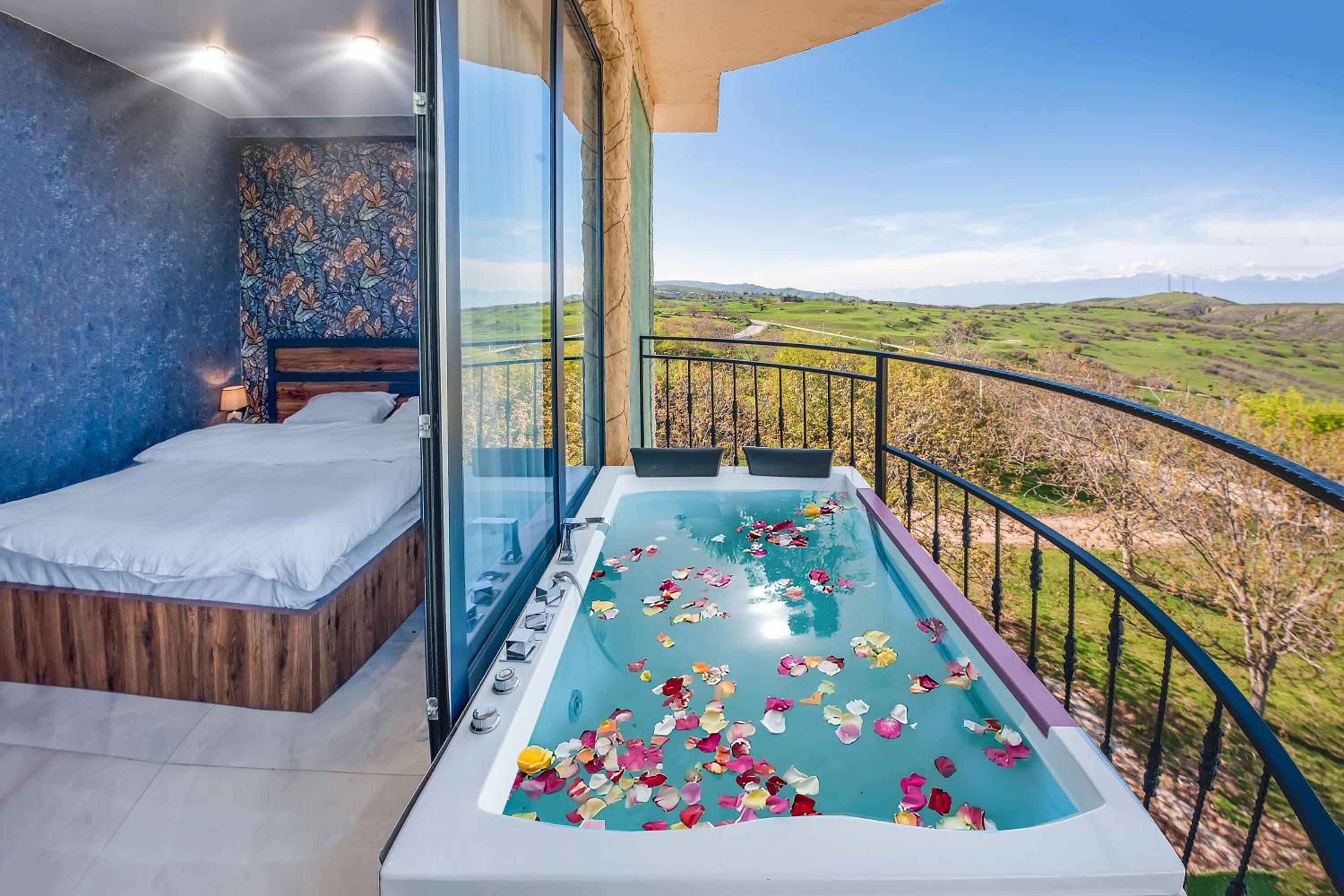 Suite with Mountain View