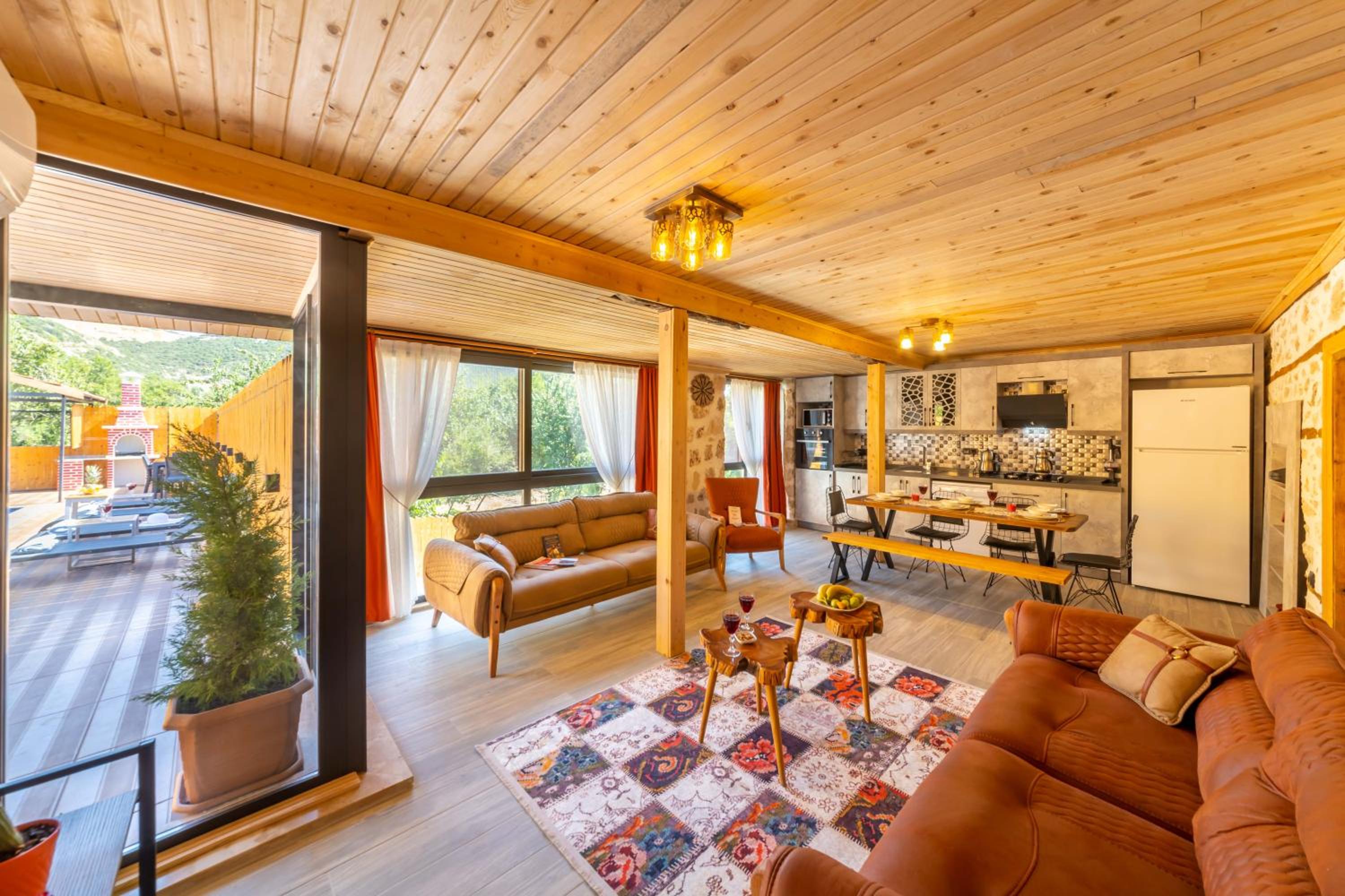 Three-Bedroom Villa photo 2