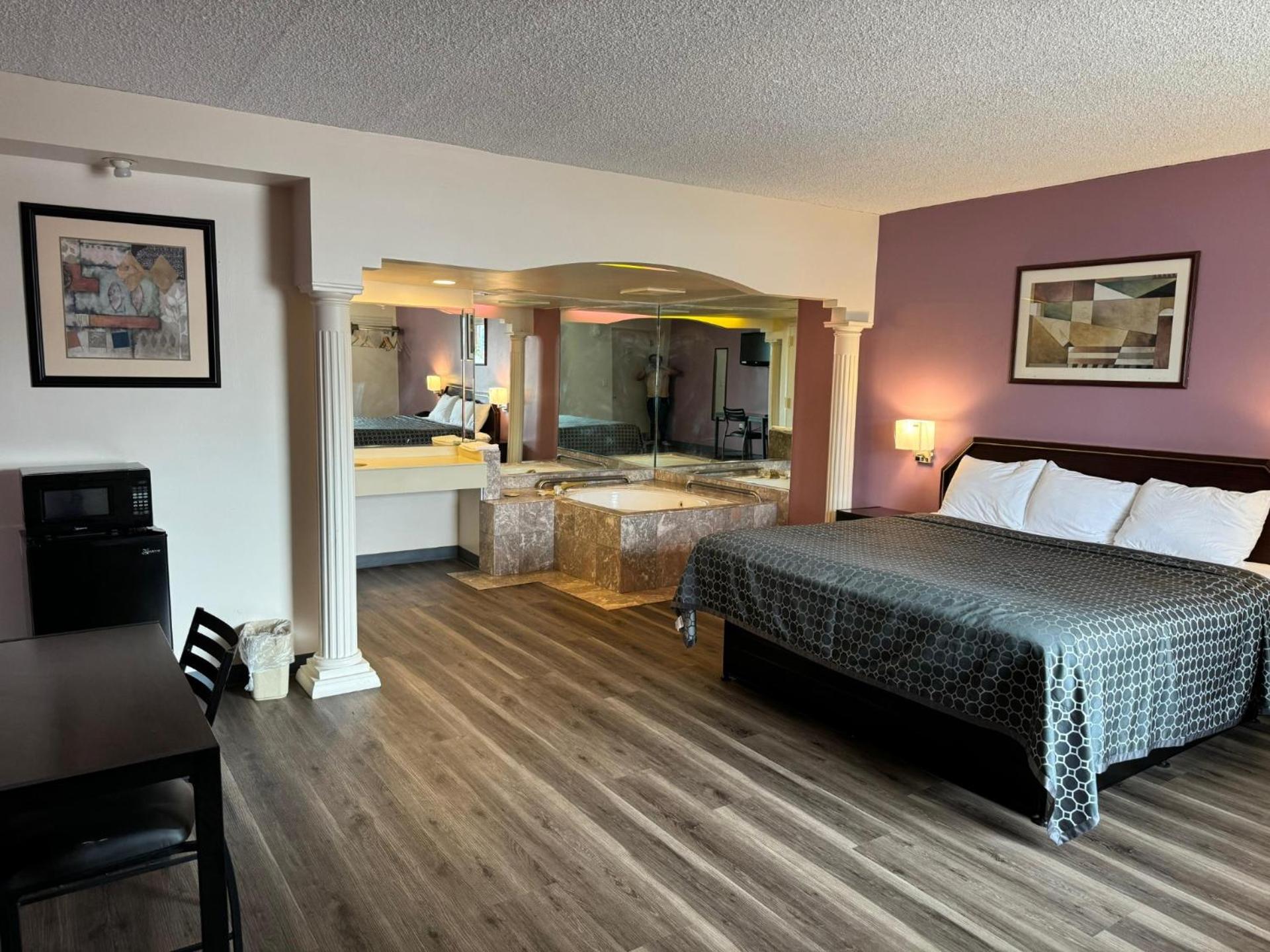 Superior King Suite - Photo 1