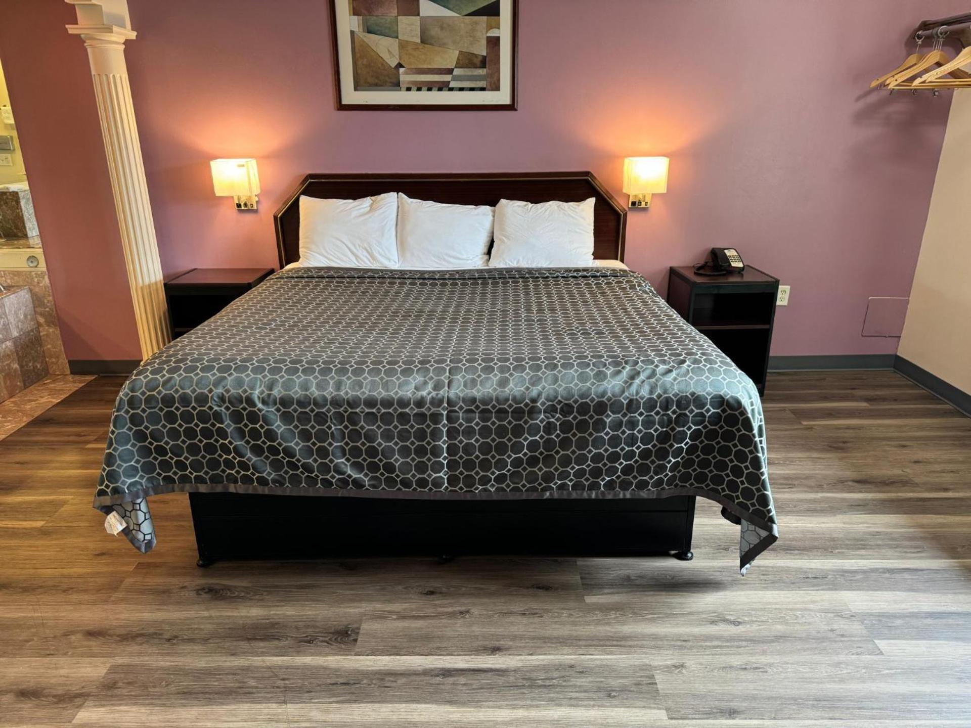 Superior King Suite - Photo 3