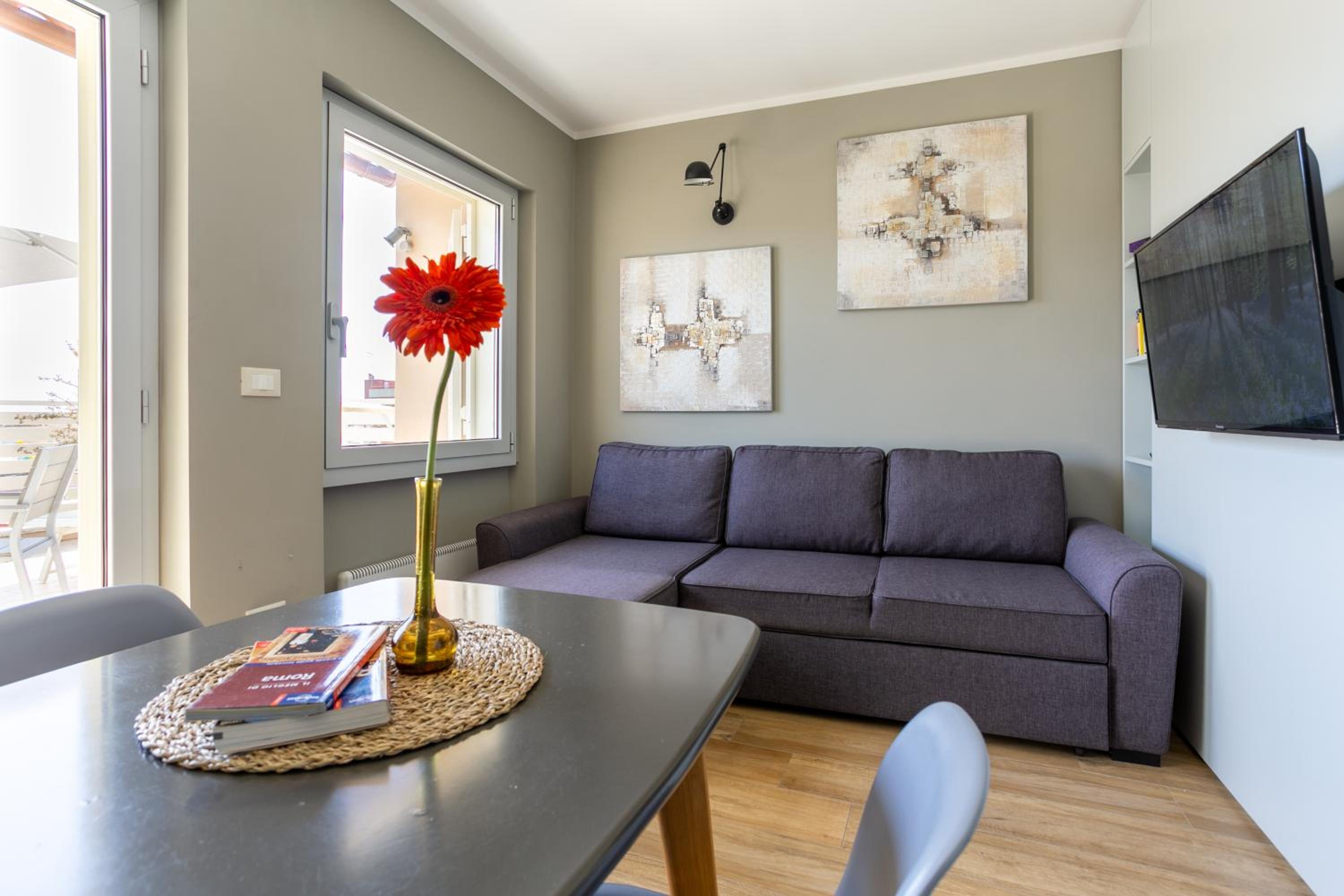 One-Bedroom Apartment