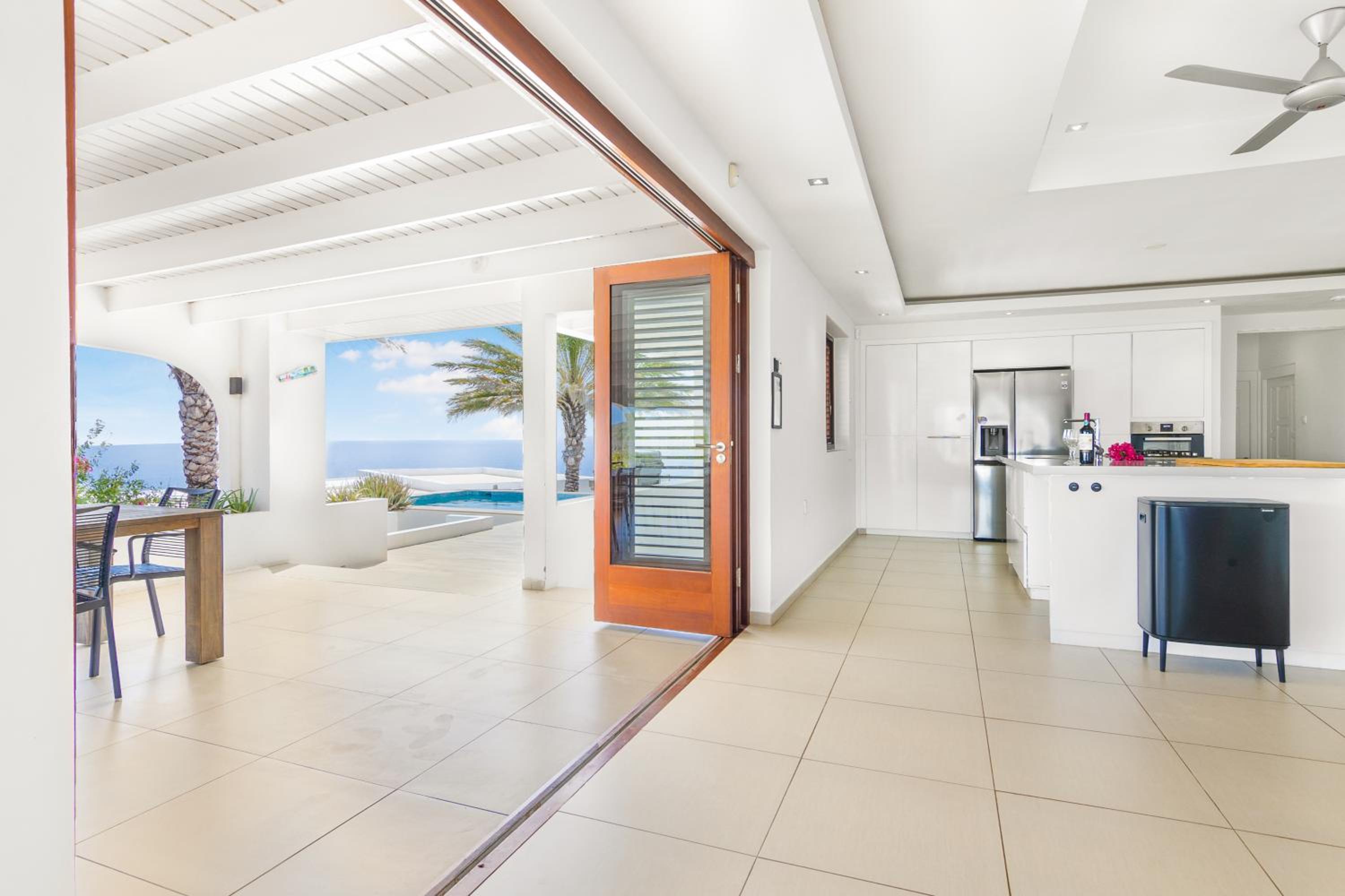 Villa photo 2