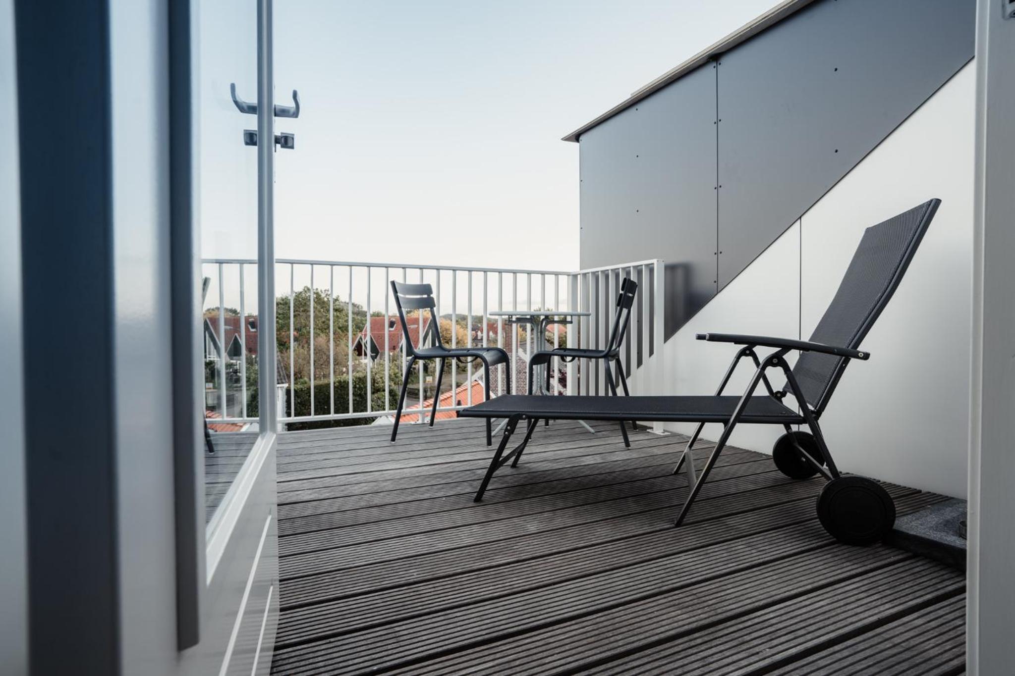Small Double Room with Balcony - Photo 6