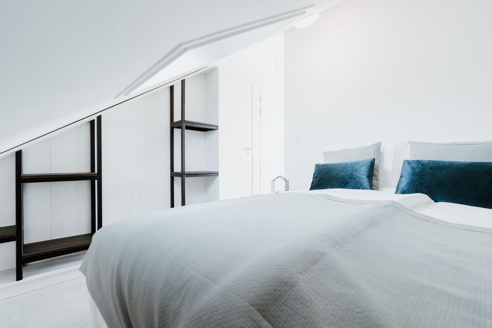 Small Double Room with Balcony - Photo 1