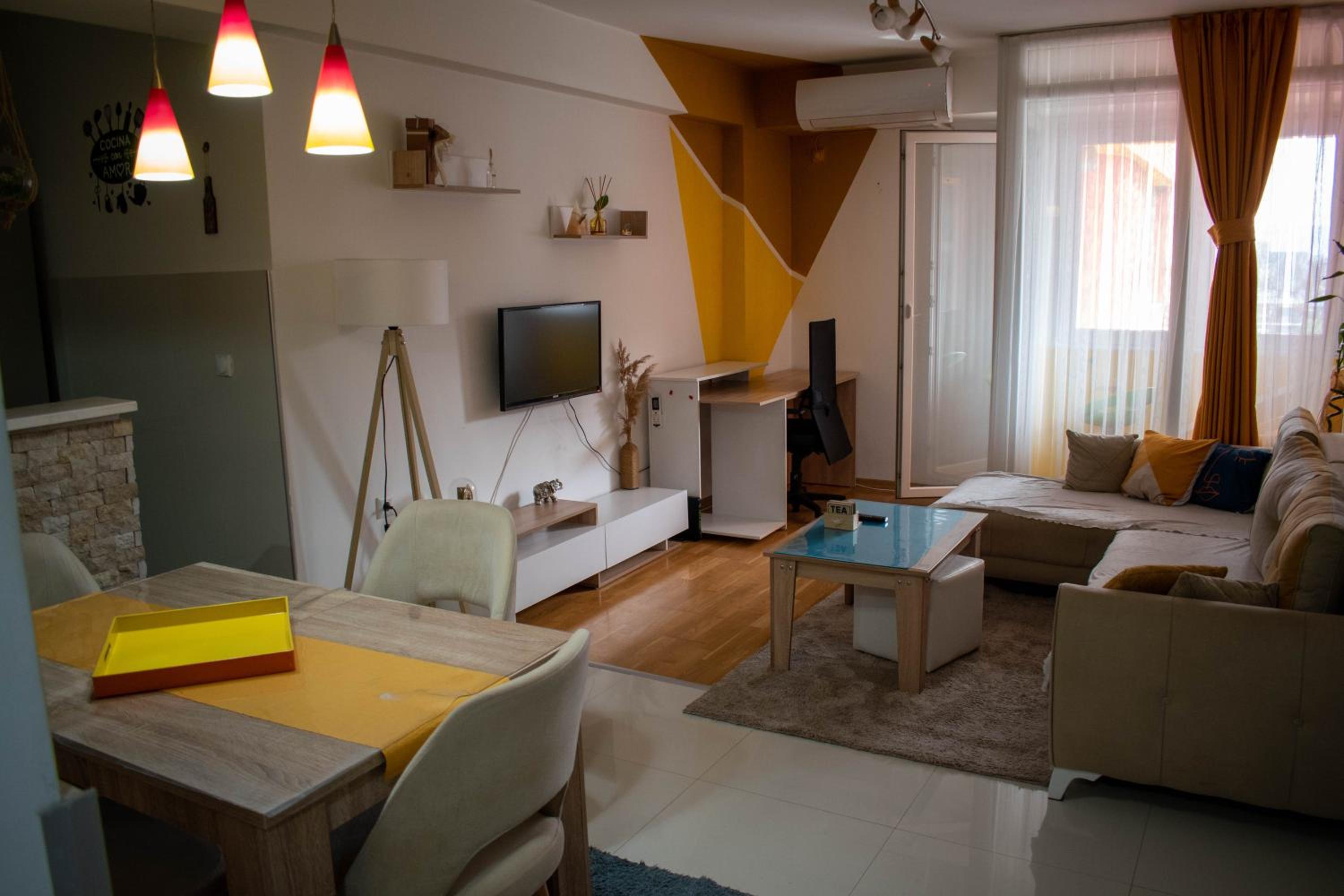 One-Bedroom Apartment photo 1