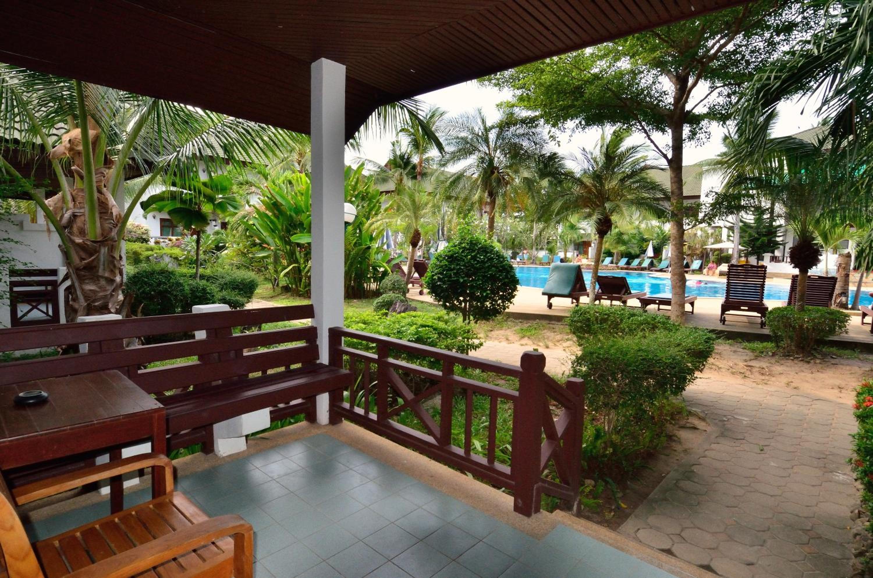 Pool Side Bungalow - Photo 11