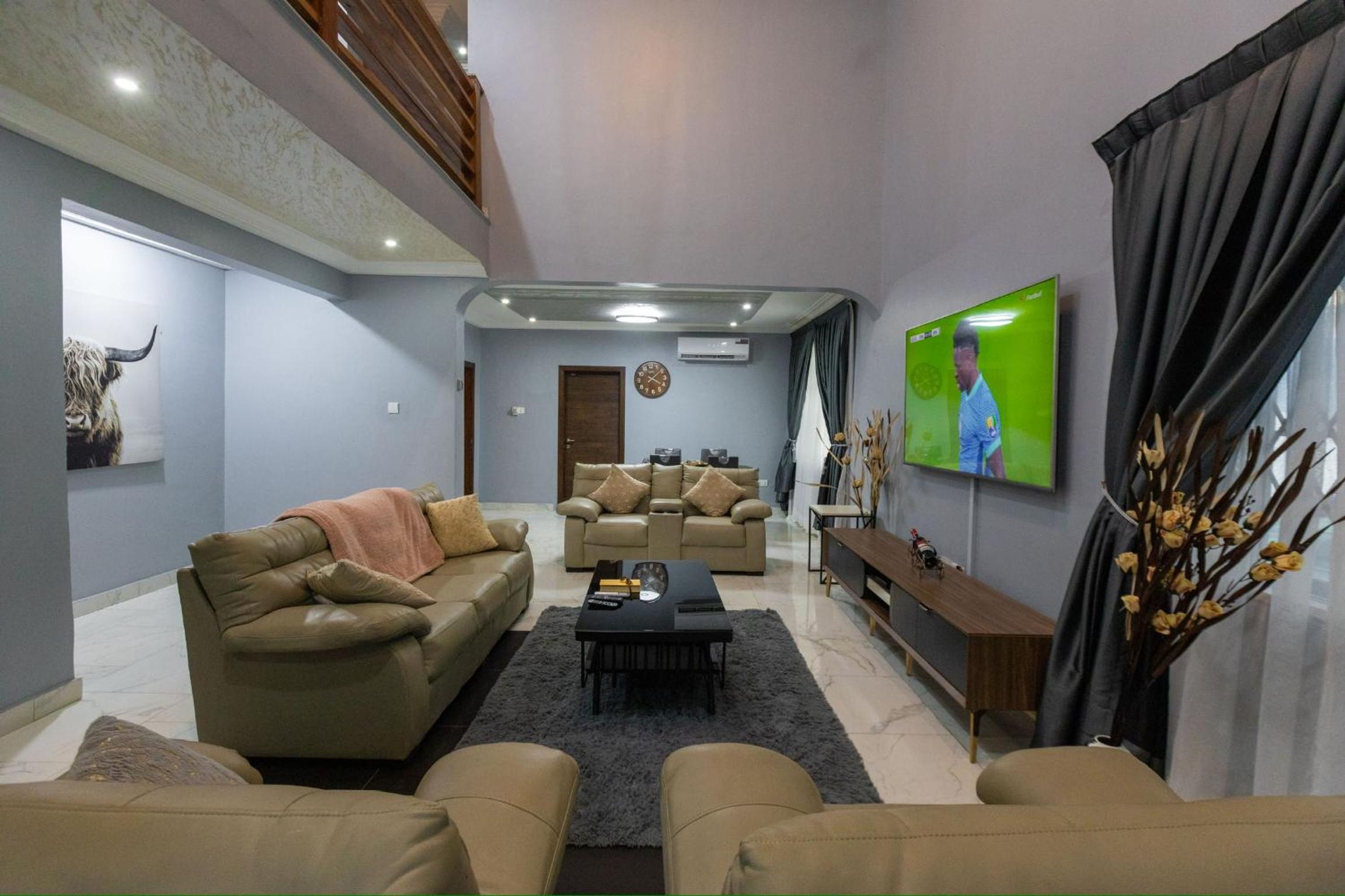 Four-Bedroom House photo 1